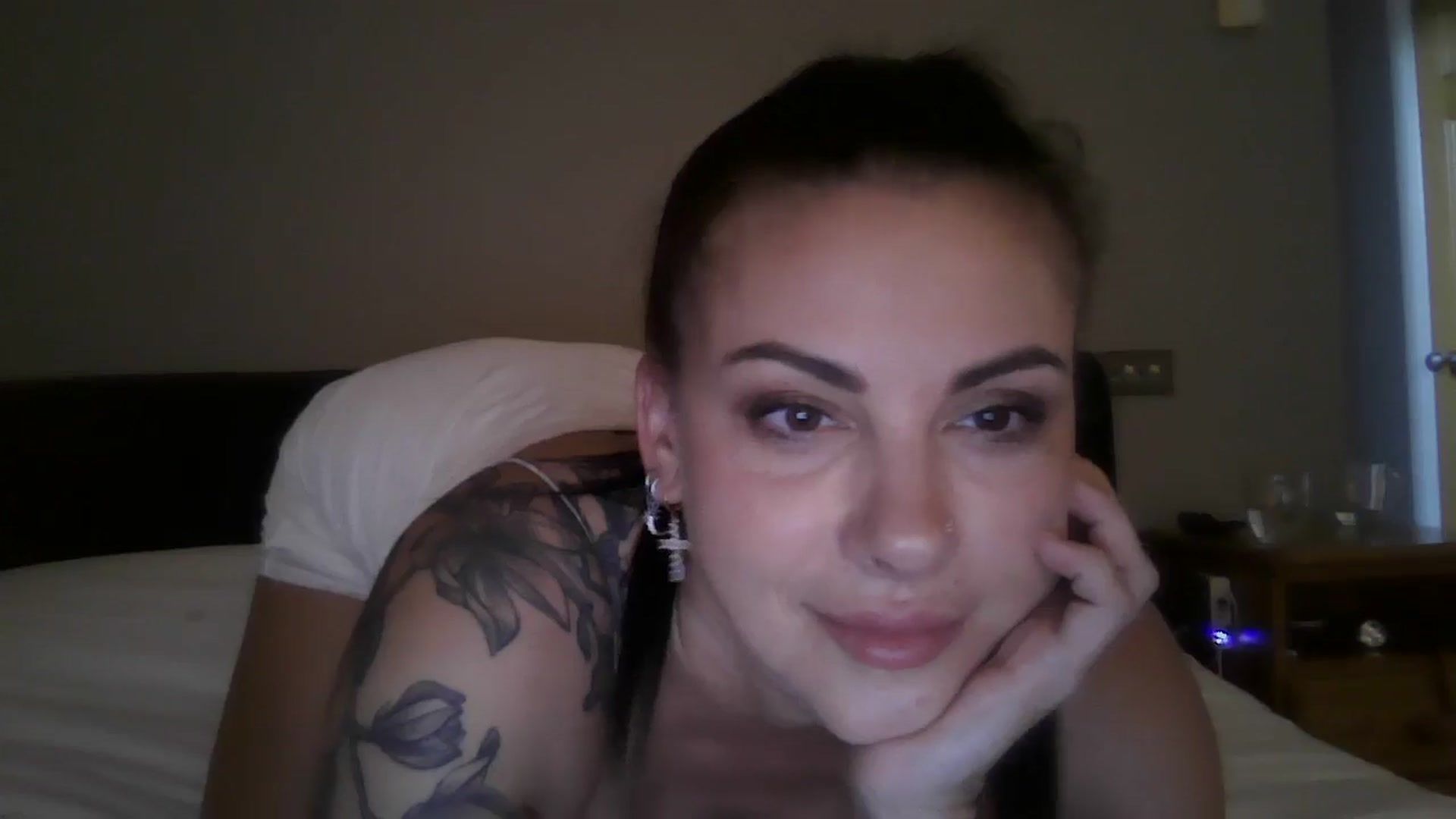 Gallery image thumbnail from FitBaby's myfreecams stream on, 07/31/2024, 17:37 image 5 of 20