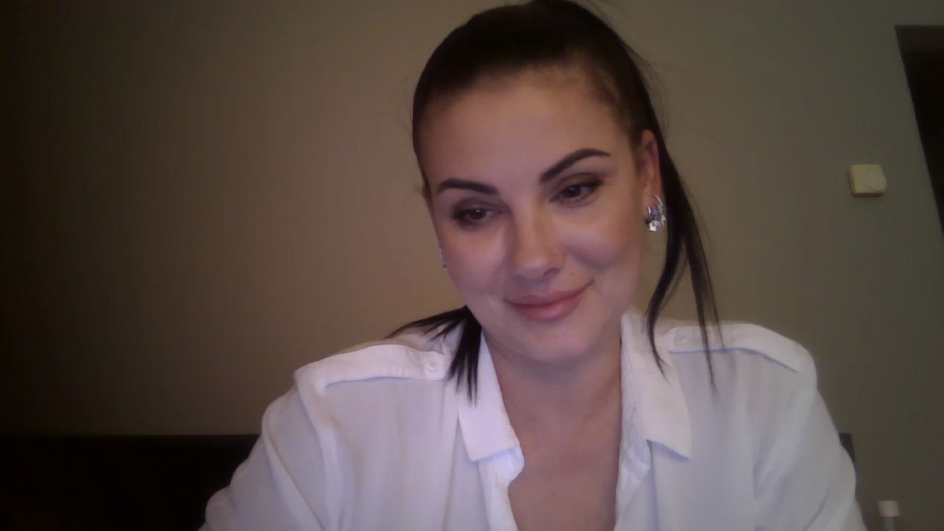 Gallery image thumbnail from FitBaby's myfreecams stream on, 09/16/2024, 16:32 image 17 of 20