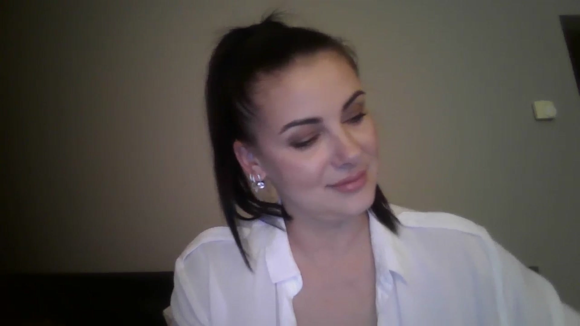 Gallery image thumbnail from FitBaby's myfreecams stream on, 09/16/2024, 16:32 image 15 of 20