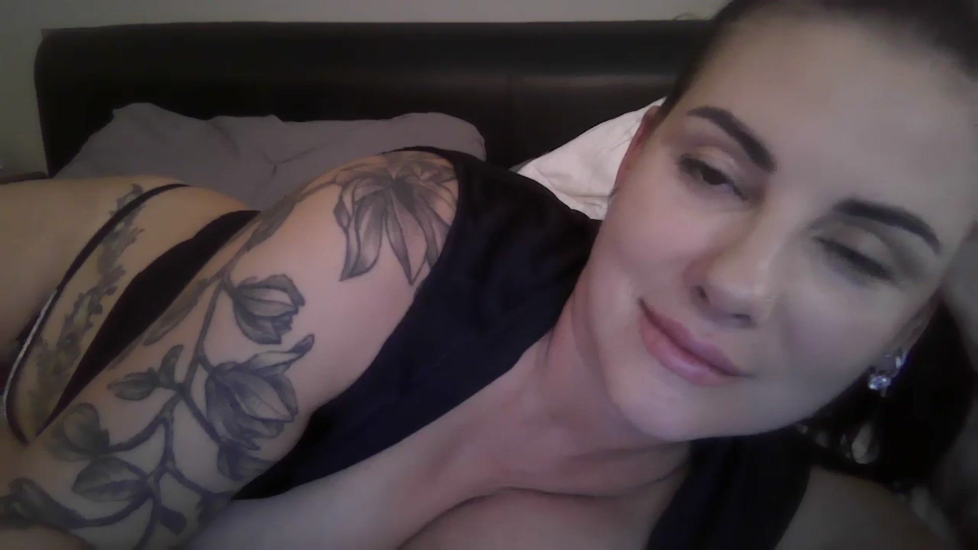 Gallery image thumbnail from FitBaby's myfreecams stream on, 09/20/2024, 14:05 image 19 of 20