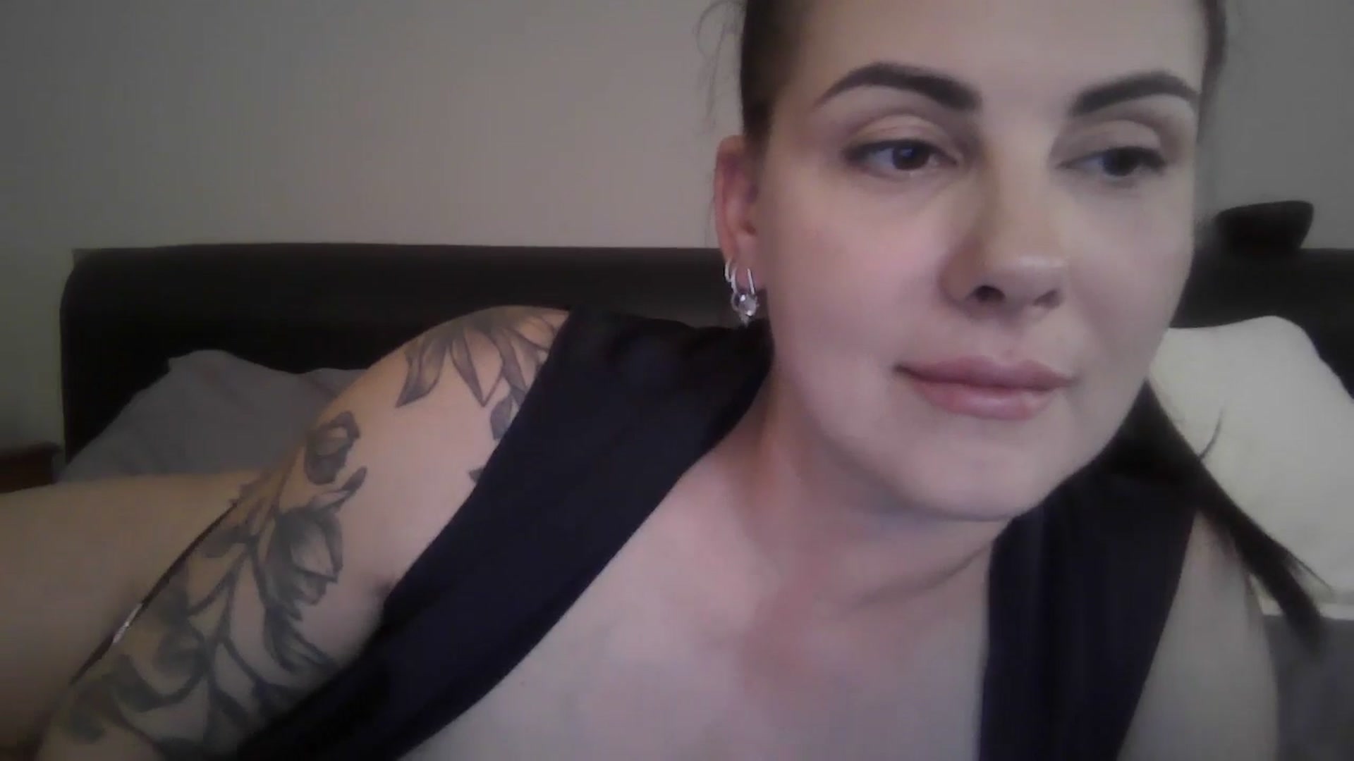 Gallery image thumbnail from FitBaby's myfreecams stream on, 09/20/2024, 14:05 image 18 of 20