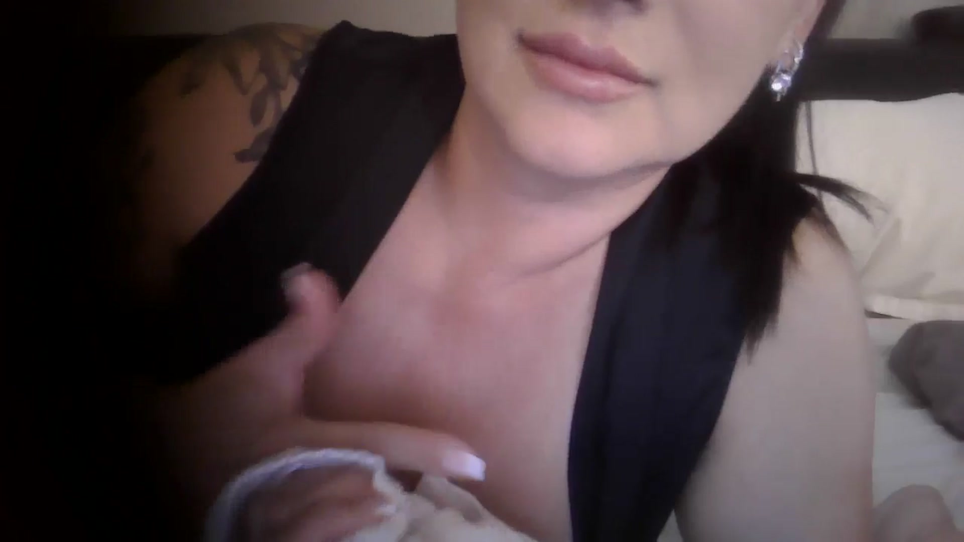 Gallery image thumbnail from FitBaby's myfreecams stream on, 09/20/2024, 14:05 image 12 of 20