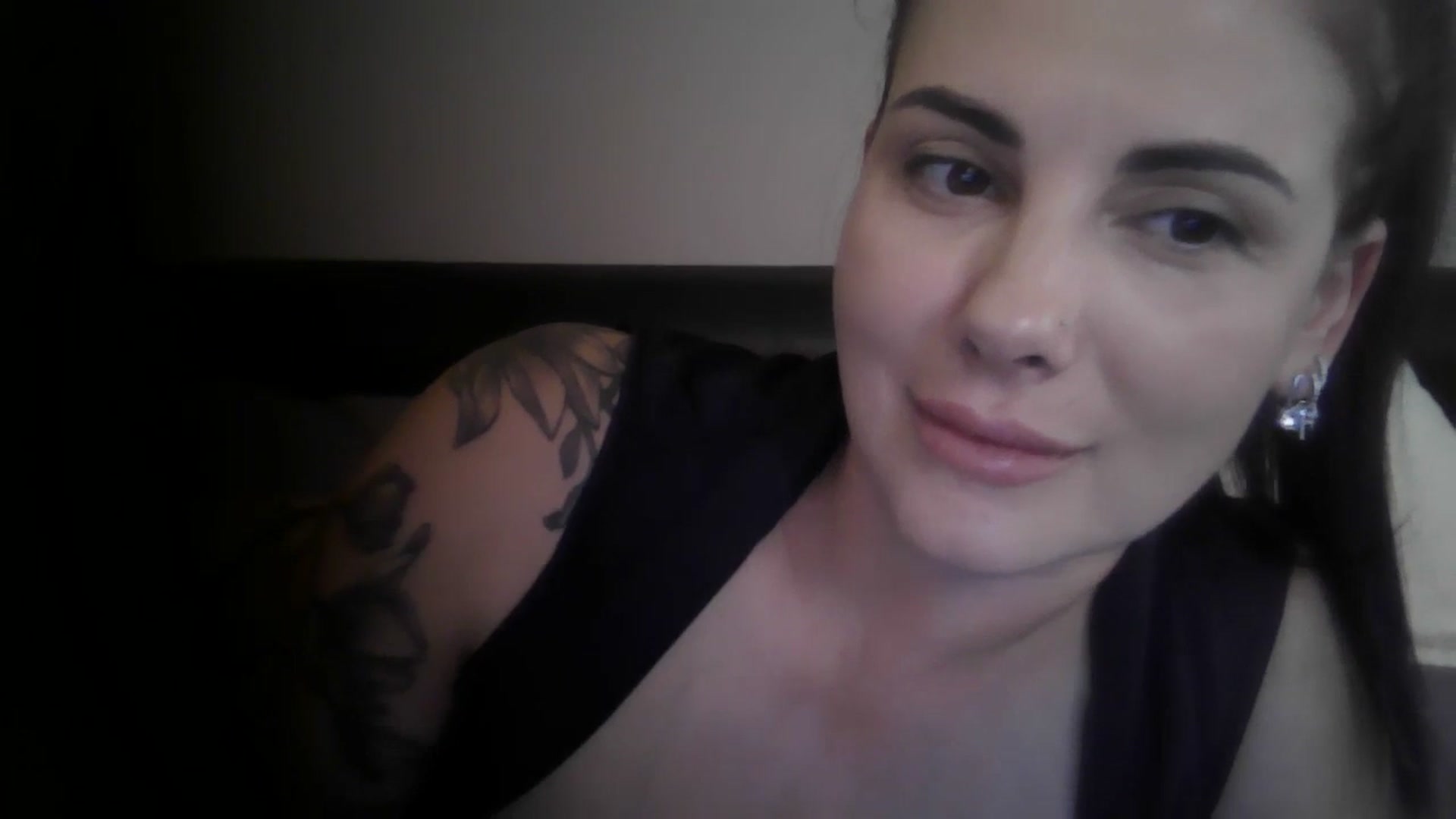 Gallery image thumbnail from FitBaby's myfreecams stream on, 09/20/2024, 14:05 image 17 of 20