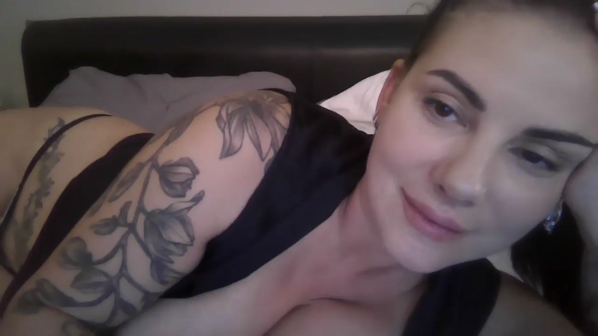 Gallery image thumbnail from FitBaby's myfreecams stream on, 09/20/2024, 14:05 image 20 of 20