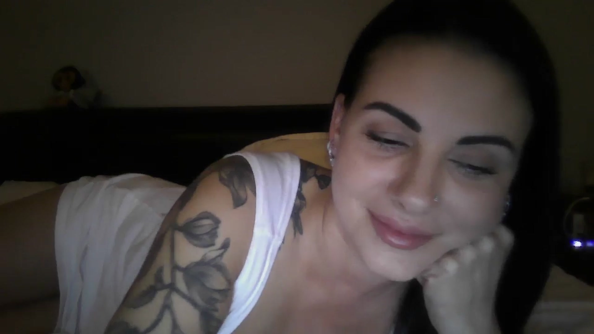 Gallery image thumbnail from FitBaby's myfreecams stream on, 09/23/2024, 14:36 image 18 of 20