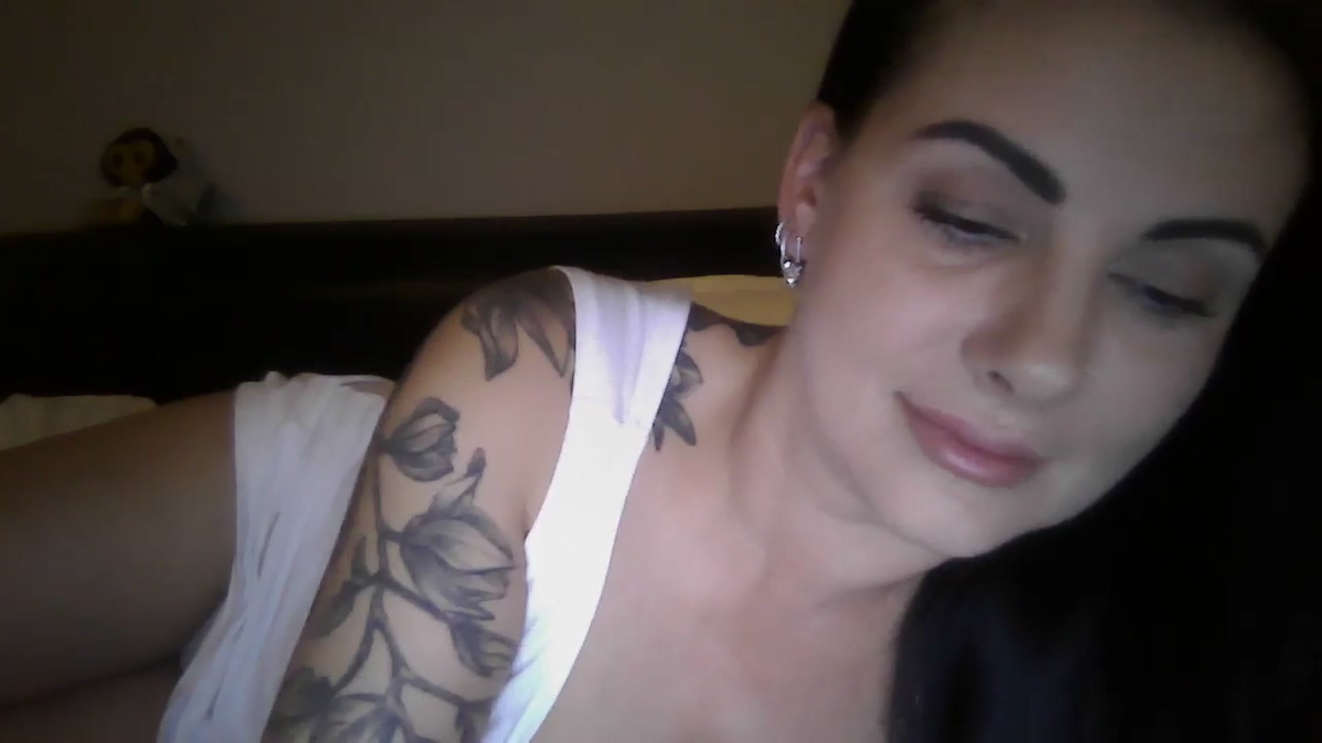 Gallery image thumbnail from FitBaby's myfreecams stream on, 09/23/2024, 14:36 image 16 of 20