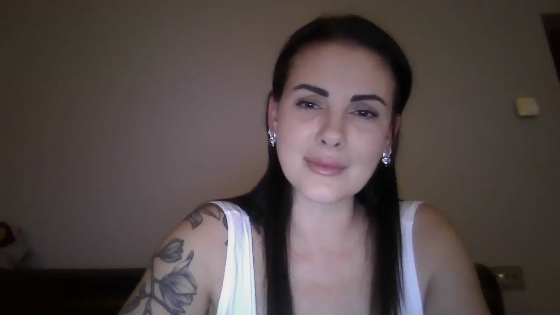 Gallery image thumbnail from FitBaby's myfreecams stream on, 09/23/2024, 14:36 image 7 of 20