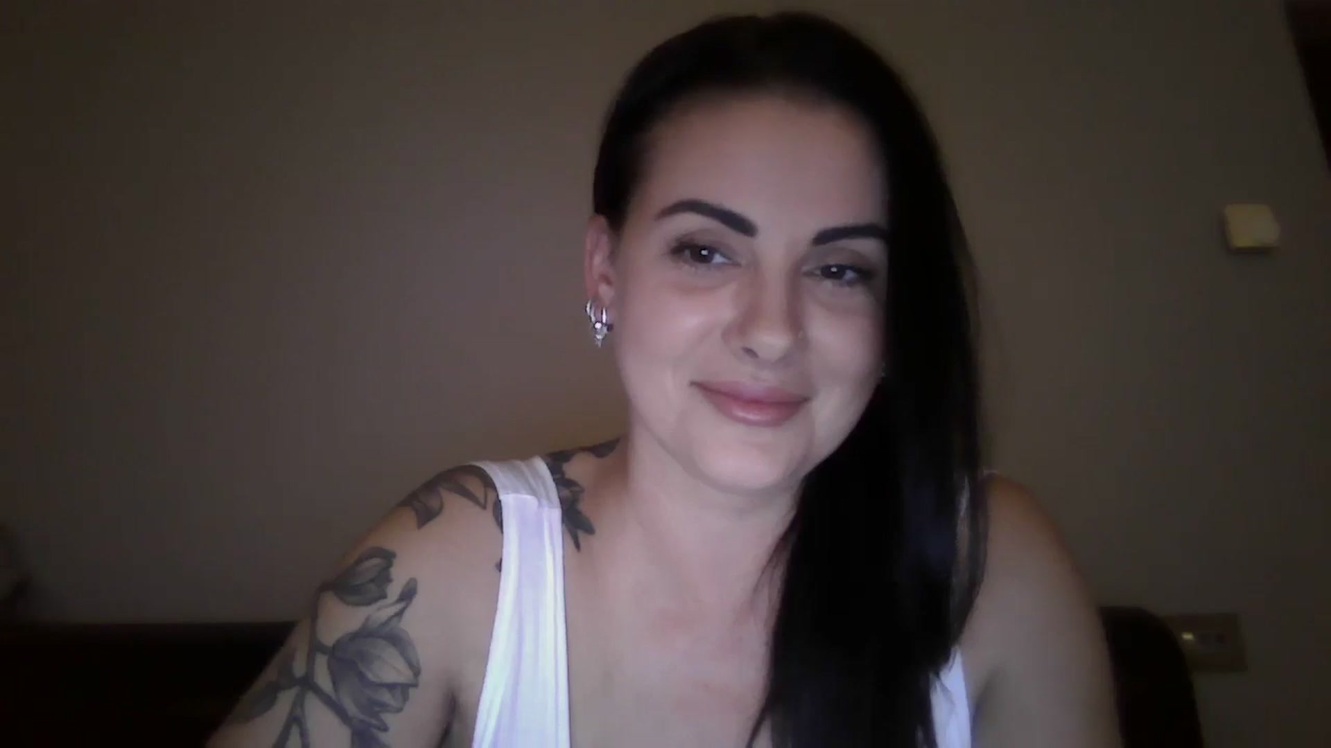 Gallery image thumbnail from FitBaby's myfreecams stream on, 09/23/2024, 14:36 image 14 of 20