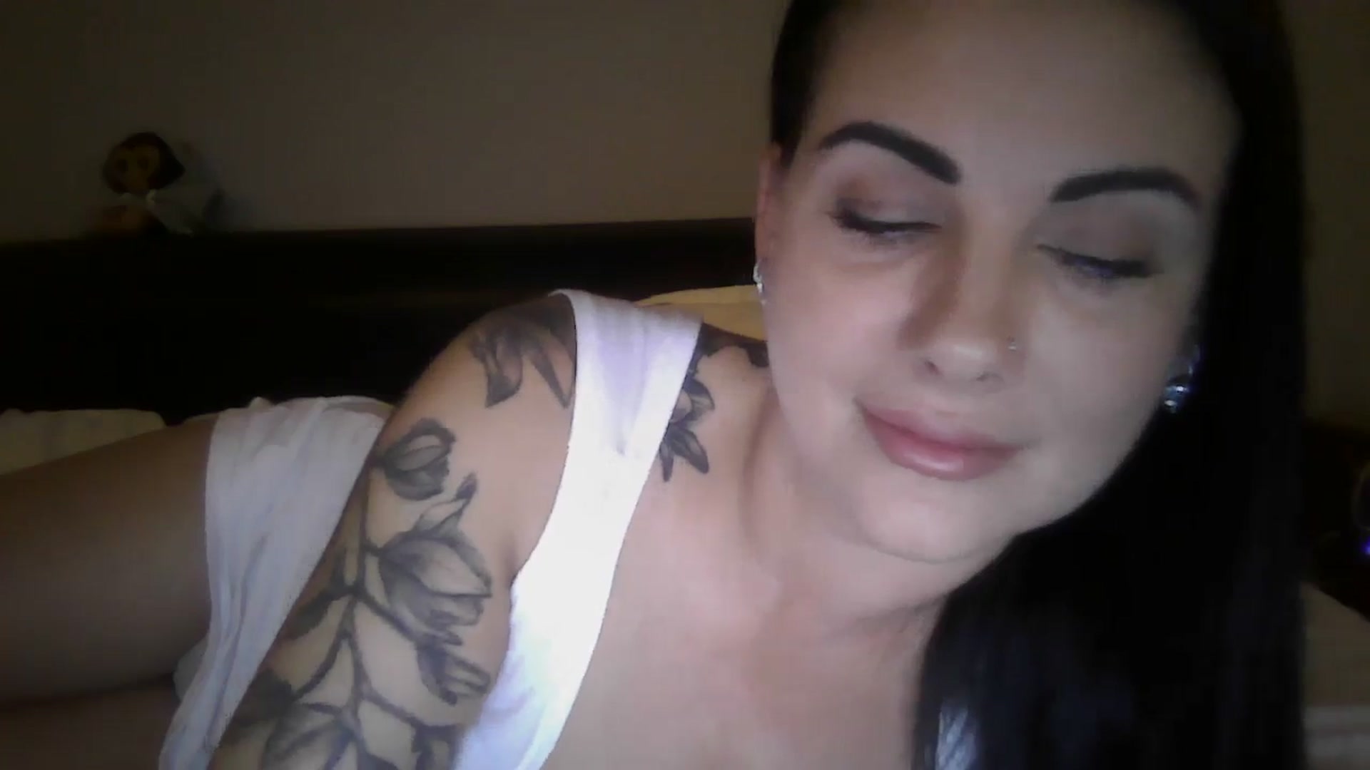 Gallery image thumbnail from FitBaby's myfreecams stream on, 09/23/2024, 14:36 image 17 of 20