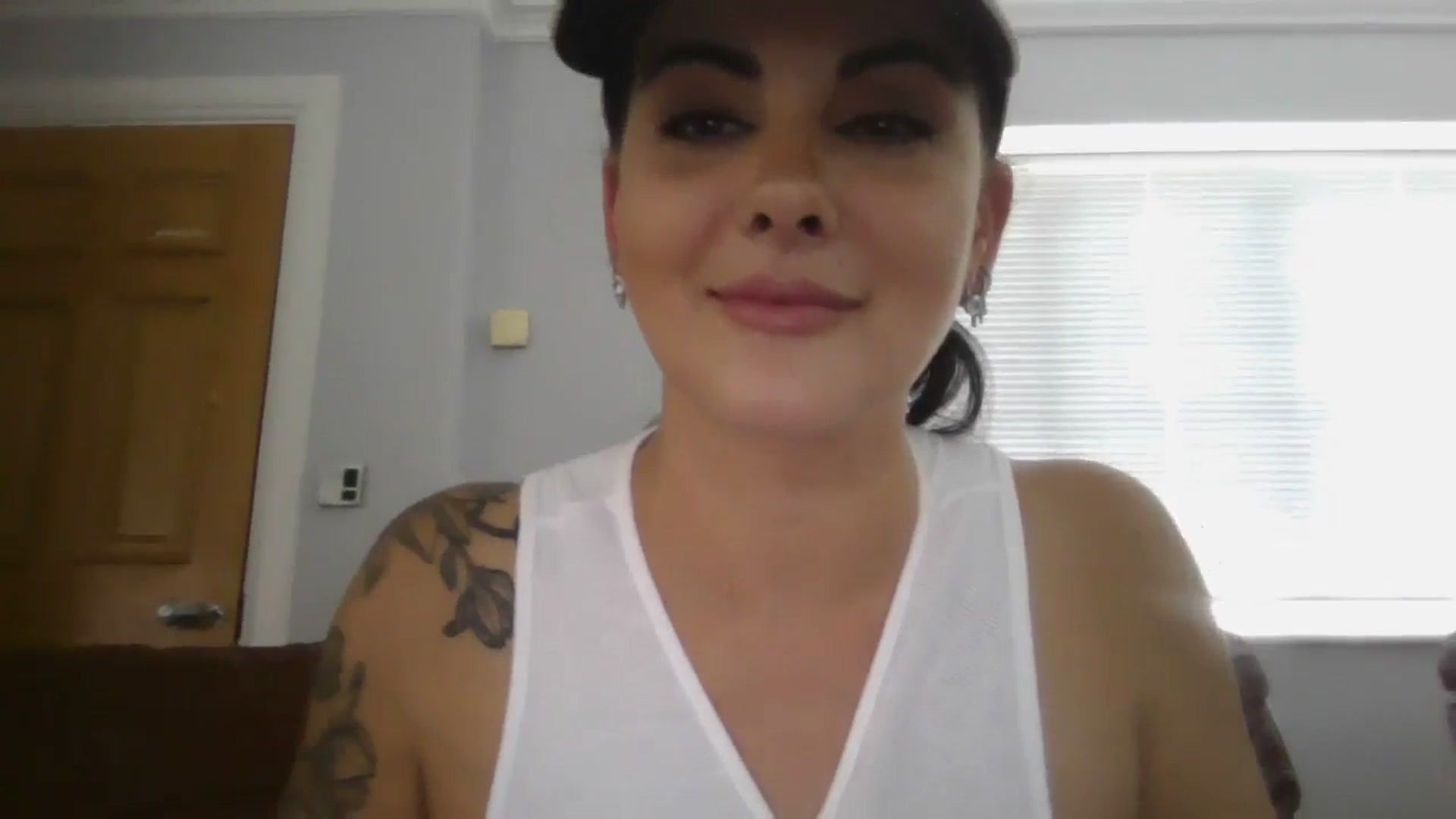 Gallery image thumbnail from FitBaby's myfreecams stream on, 09/24/2024, 13:30 image 11 of 20