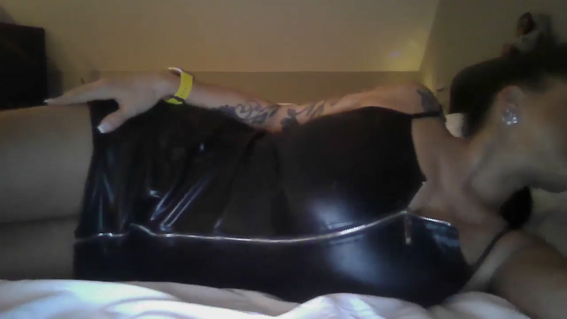 Gallery image thumbnail from FitBaby's myfreecams stream on, 09/25/2024, 14:44 image 11 of 20
