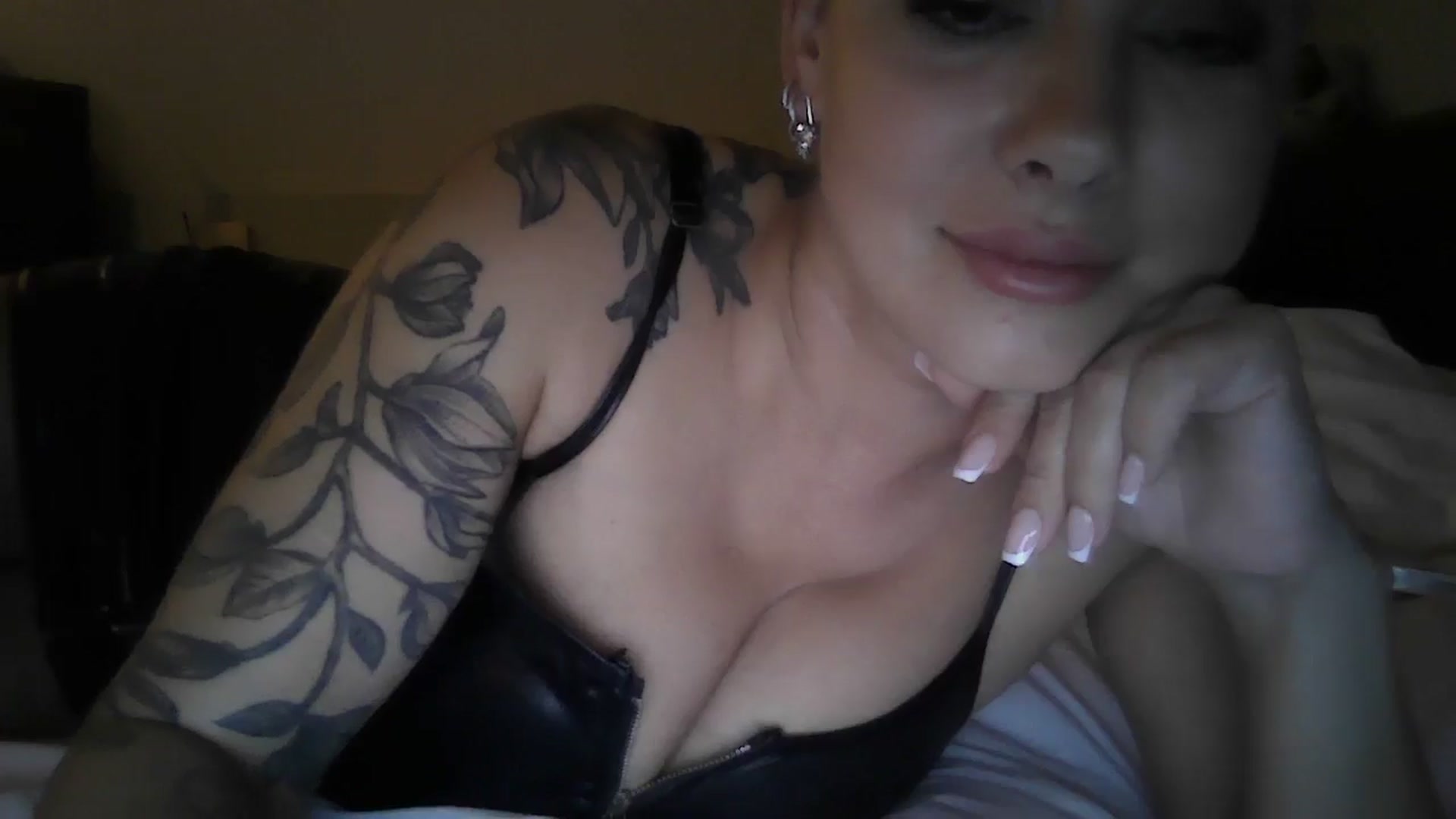 Gallery image thumbnail from FitBaby's myfreecams stream on, 09/25/2024, 14:44 image 8 of 20