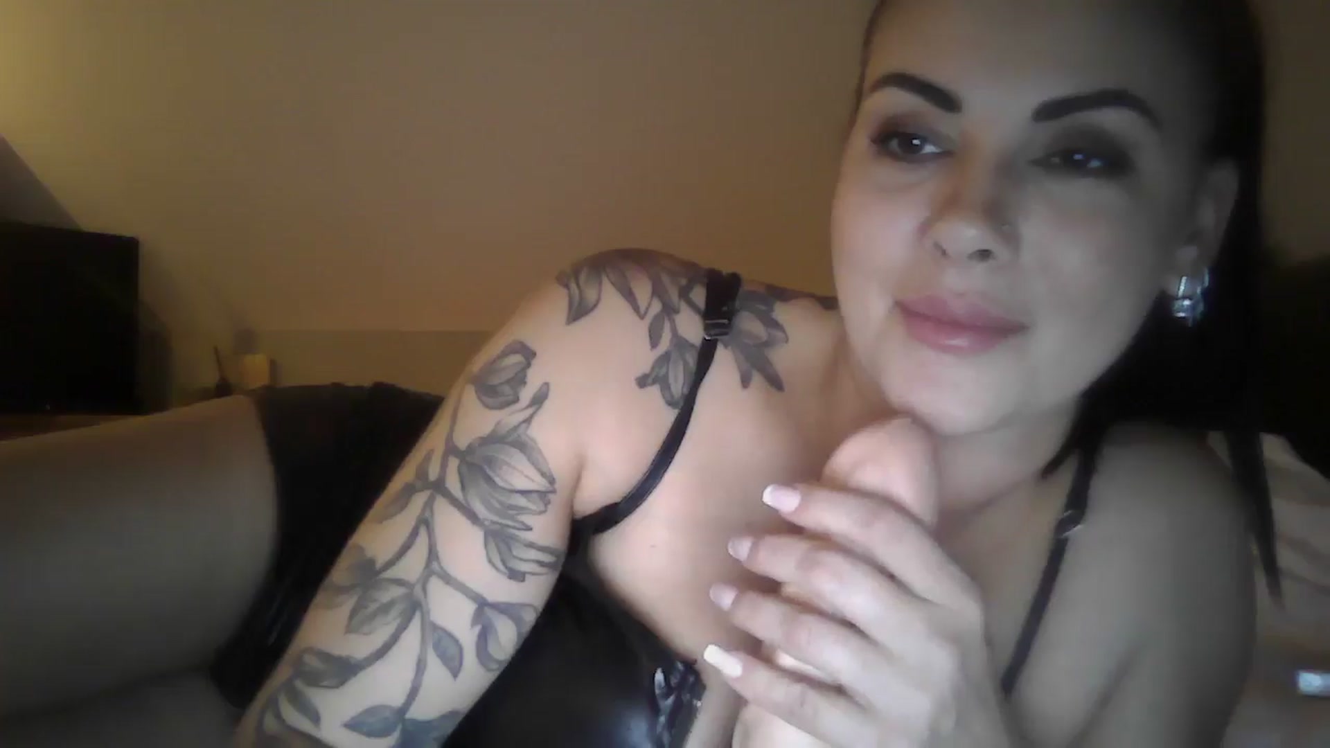 Gallery image thumbnail from FitBaby's myfreecams stream on, 09/25/2024, 14:44 image 20 of 20
