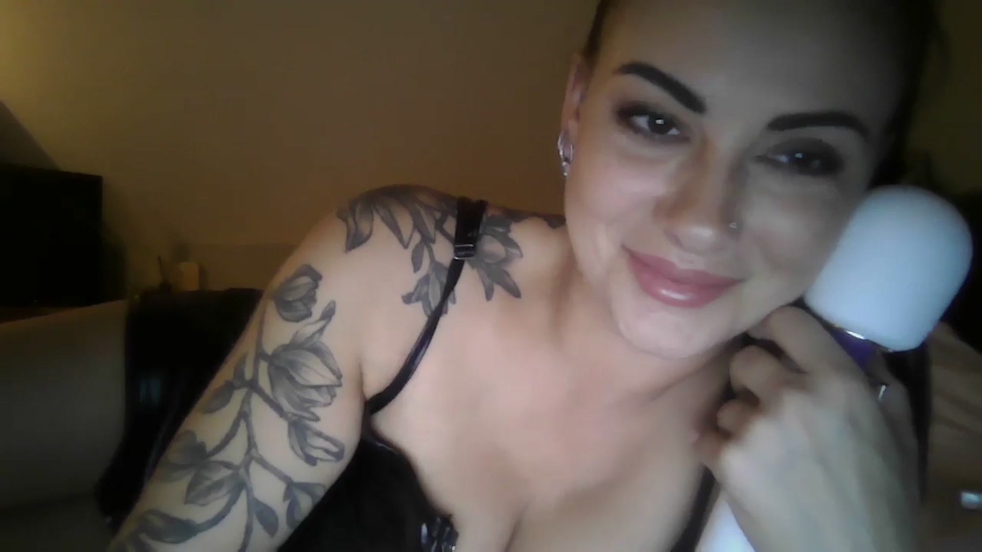 Gallery image thumbnail from FitBaby's myfreecams stream on, 09/25/2024, 14:44 image 18 of 20