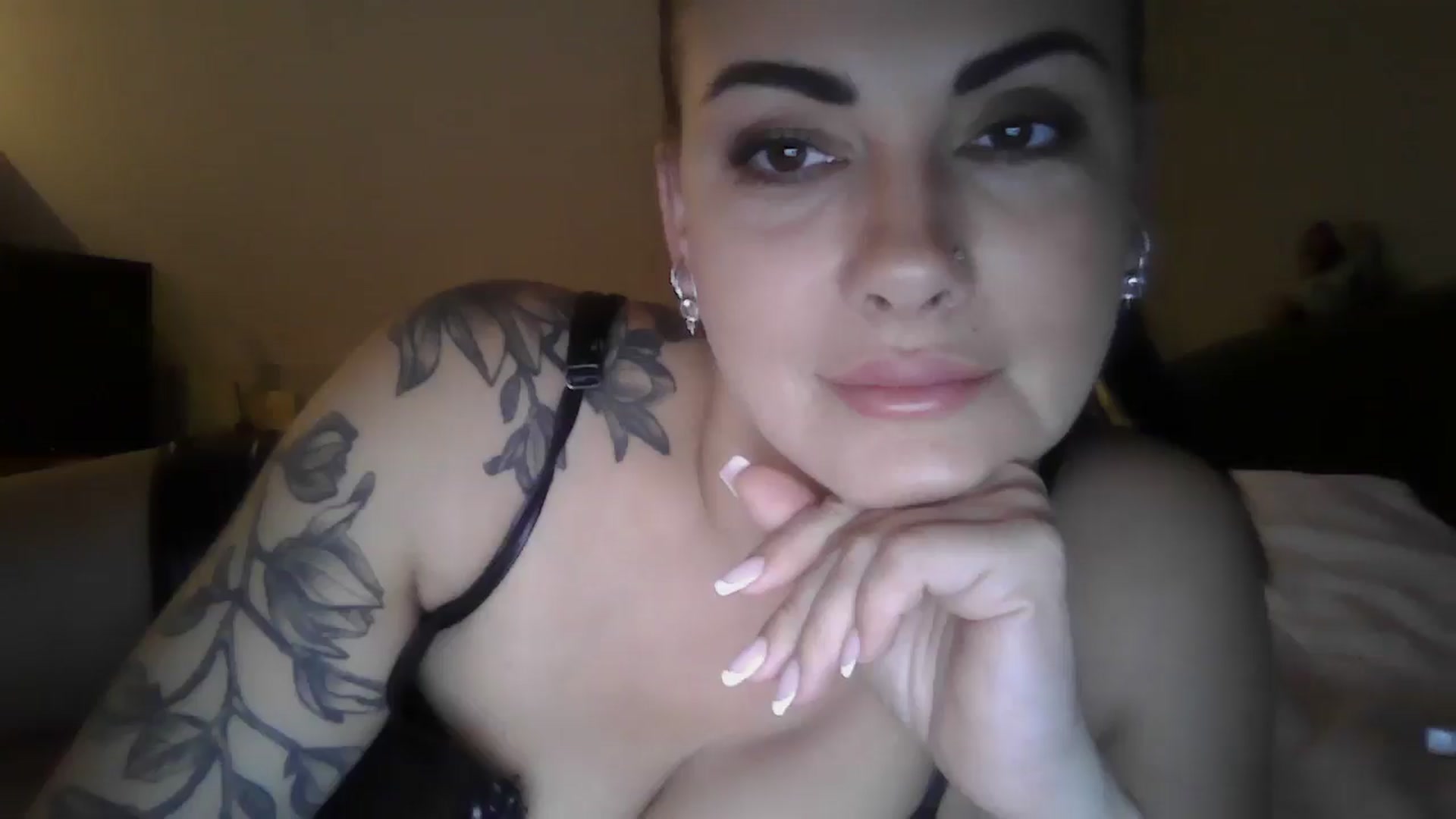 Gallery image thumbnail from FitBaby's myfreecams stream on, 09/25/2024, 14:44 image 16 of 20