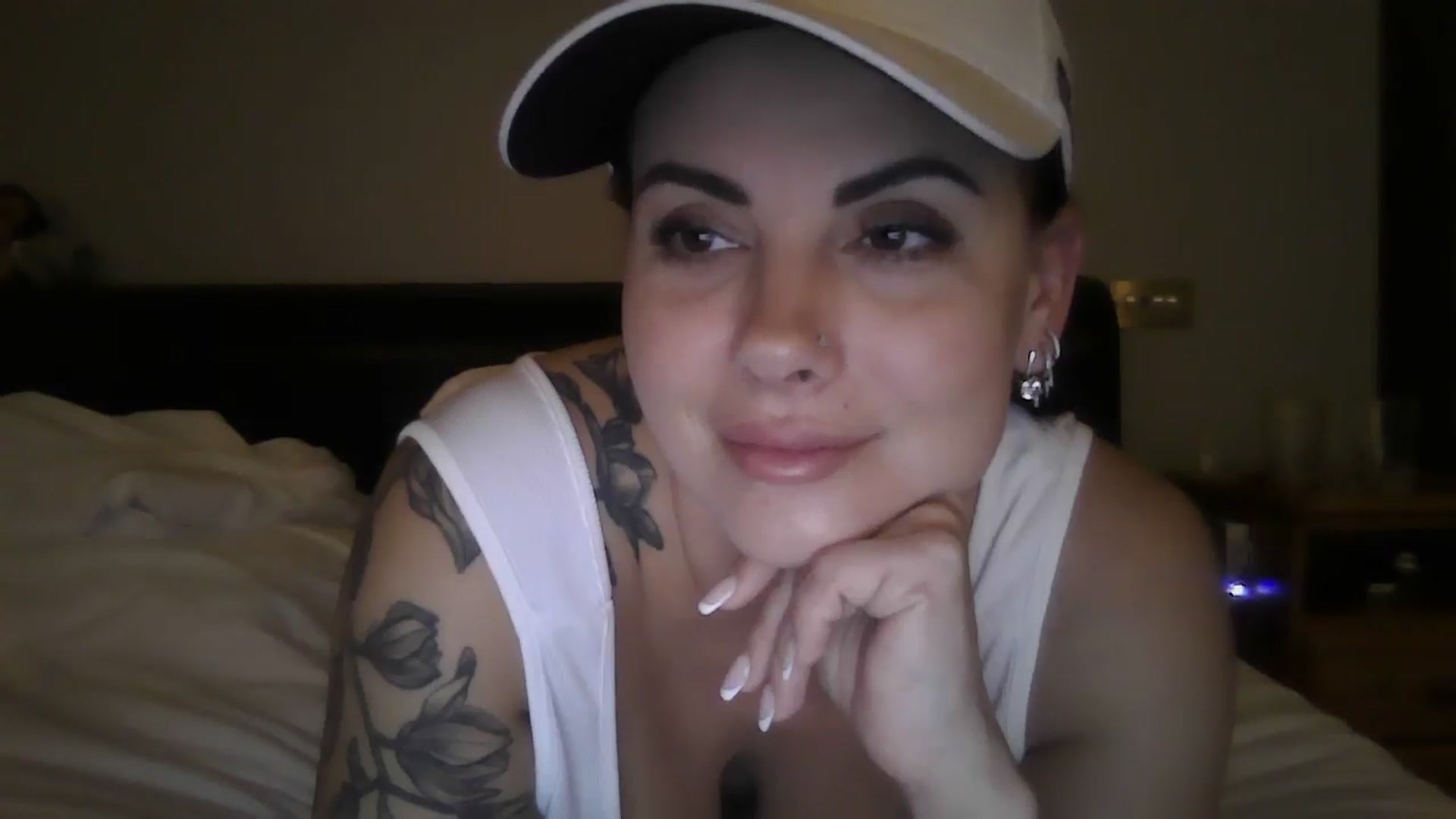 Gallery image thumbnail from FitBaby's myfreecams stream on, 09/30/2024, 16:41 image 18 of 20