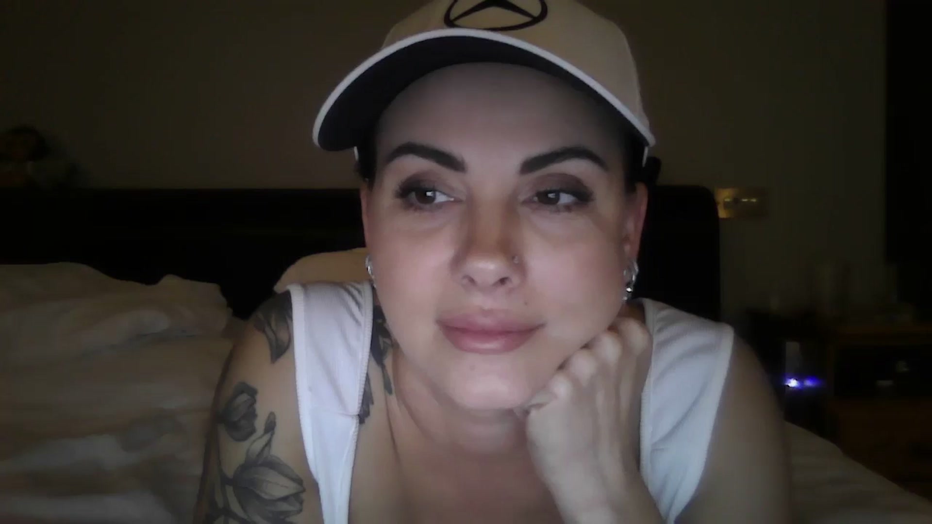 Gallery image thumbnail from FitBaby's myfreecams stream on, 09/30/2024, 16:41 image 14 of 20