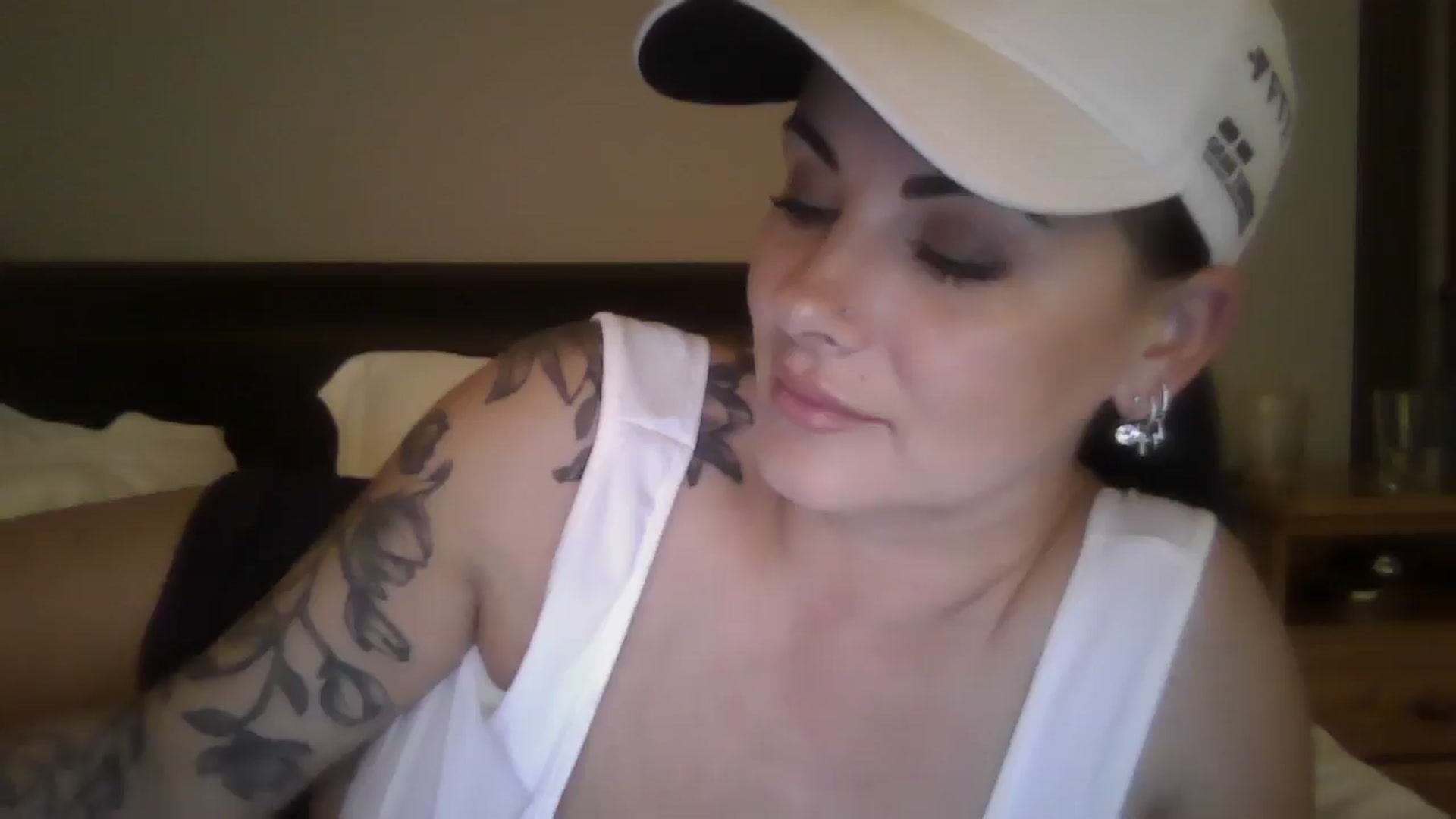 Gallery image thumbnail from FitBaby's myfreecams stream on, 09/30/2024, 16:41 image 9 of 20