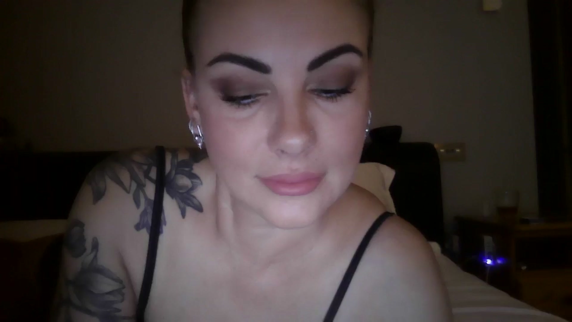 Gallery image thumbnail from FitBaby's myfreecams stream on, 10/15/2024, 12:18 image 19 of 20