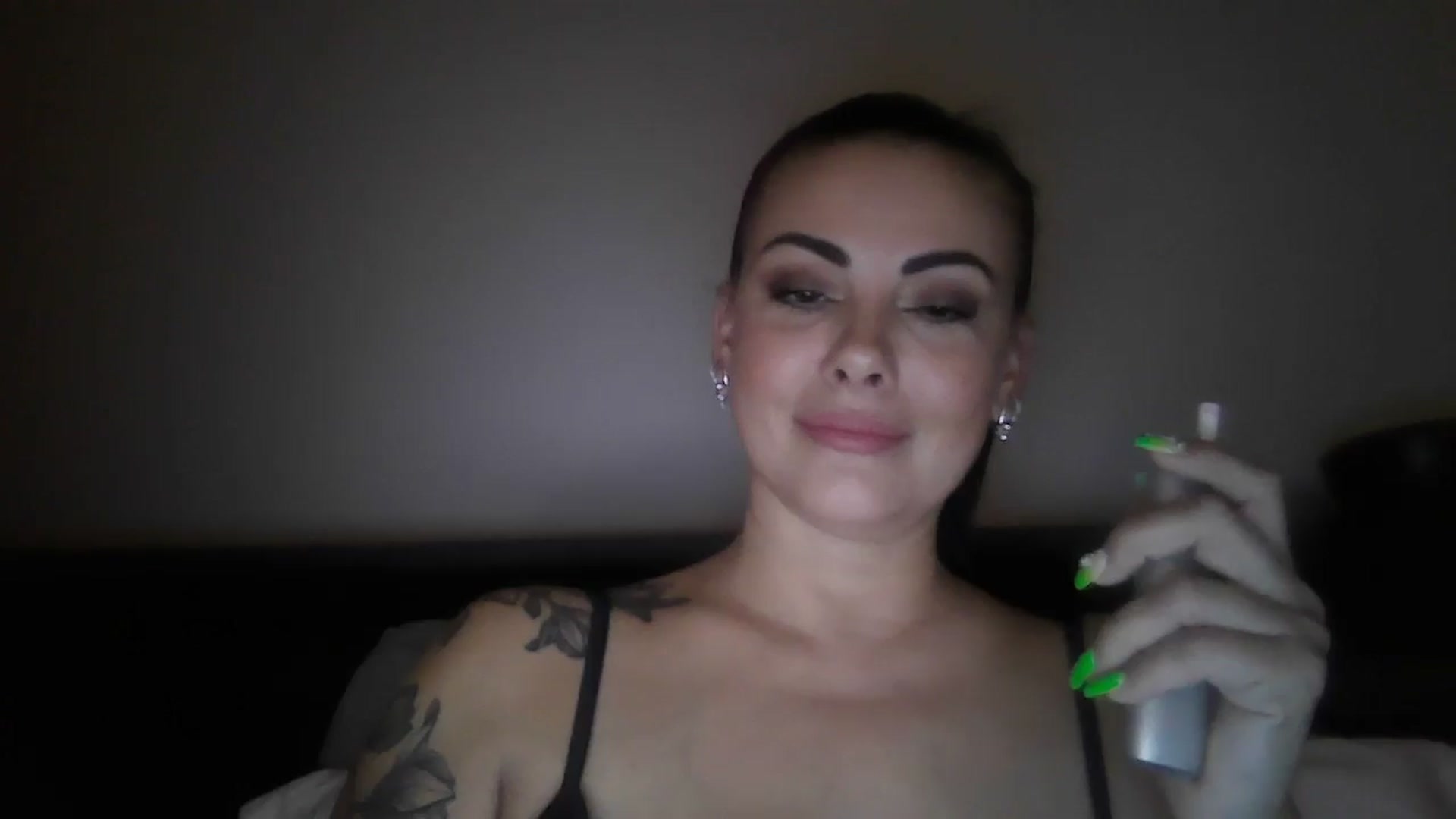 Gallery image thumbnail from FitBaby's myfreecams stream on, 10/15/2024, 12:18 image 4 of 20