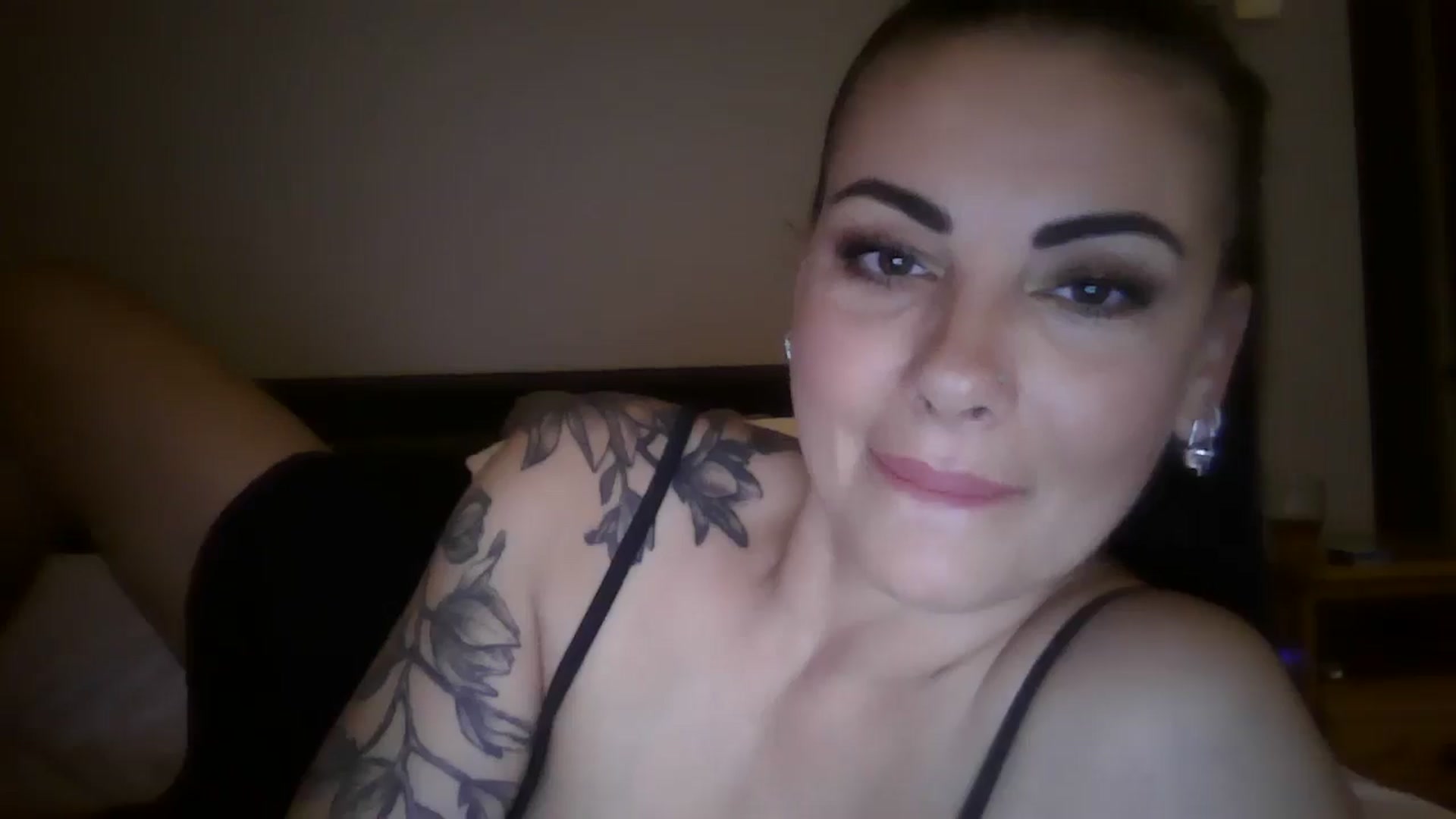 Gallery image thumbnail from FitBaby's myfreecams stream on, 10/15/2024, 12:18 image 13 of 20