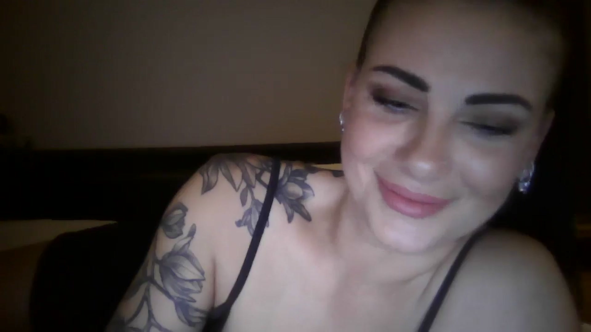 Gallery image thumbnail from FitBaby's myfreecams stream on, 10/15/2024, 12:18 image 12 of 20