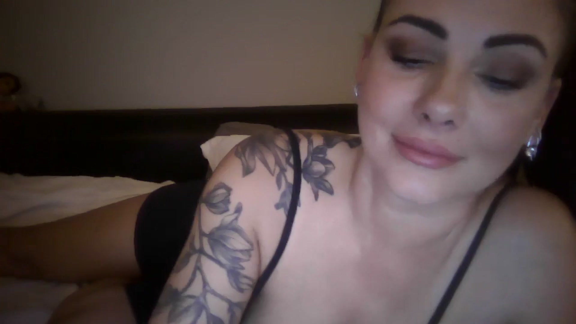 Gallery image thumbnail from FitBaby's myfreecams stream on, 10/15/2024, 13:52 image 20 of 20