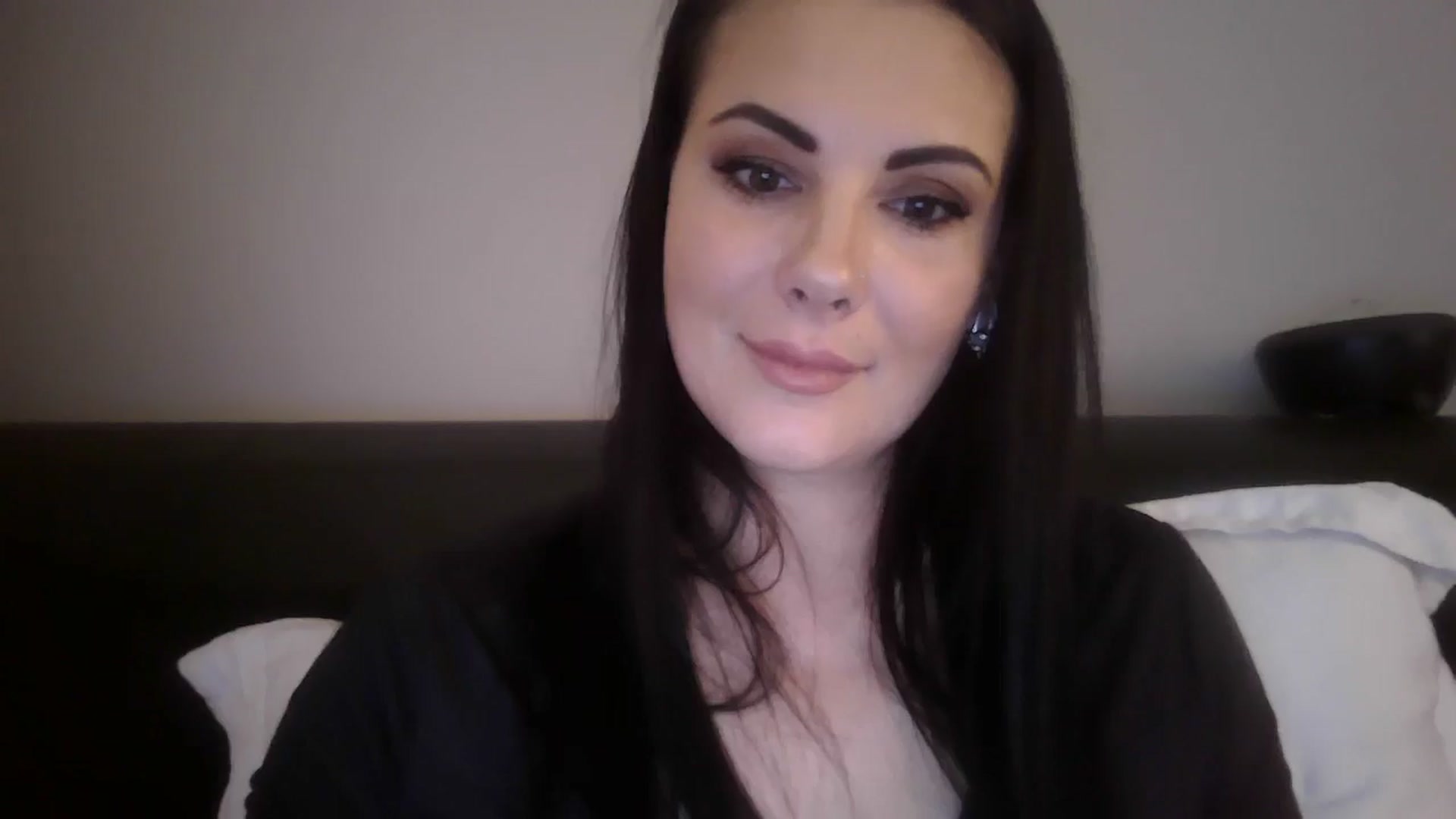 Gallery image thumbnail from FitBaby's myfreecams stream on, 10/18/2024, 13:09 image 11 of 20