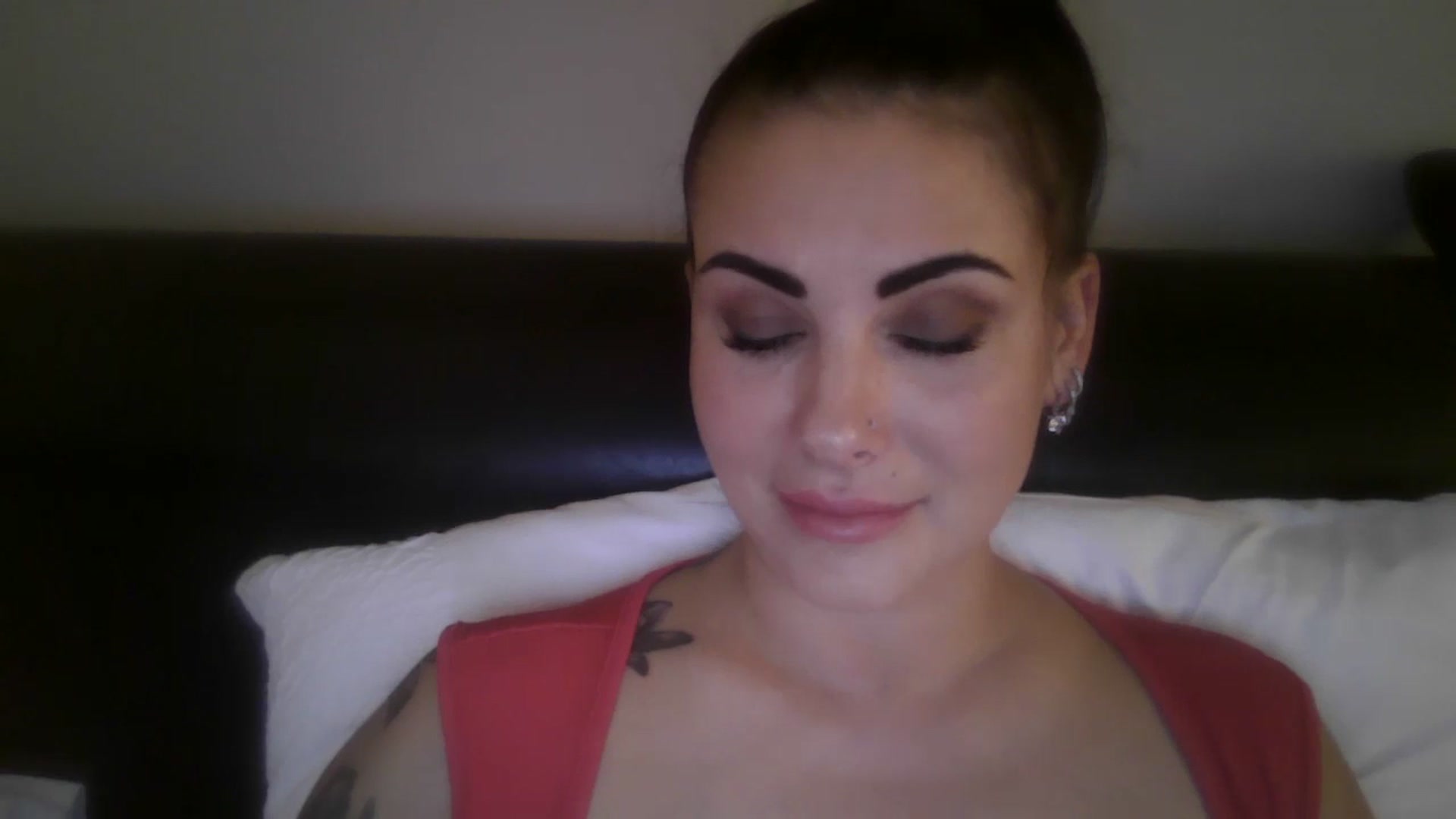 Gallery image thumbnail from FitBaby's myfreecams stream on, 10/22/2024, 12:26 image 8 of 20