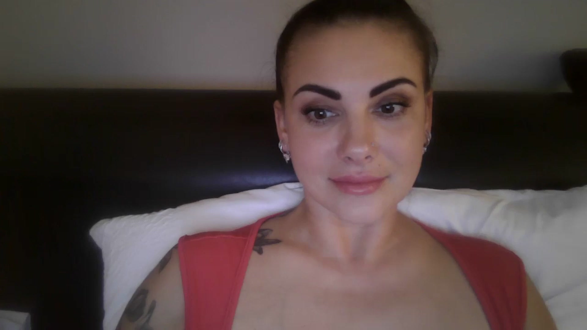 Gallery image thumbnail from FitBaby's myfreecams stream on, 10/22/2024, 12:26 image 9 of 20
