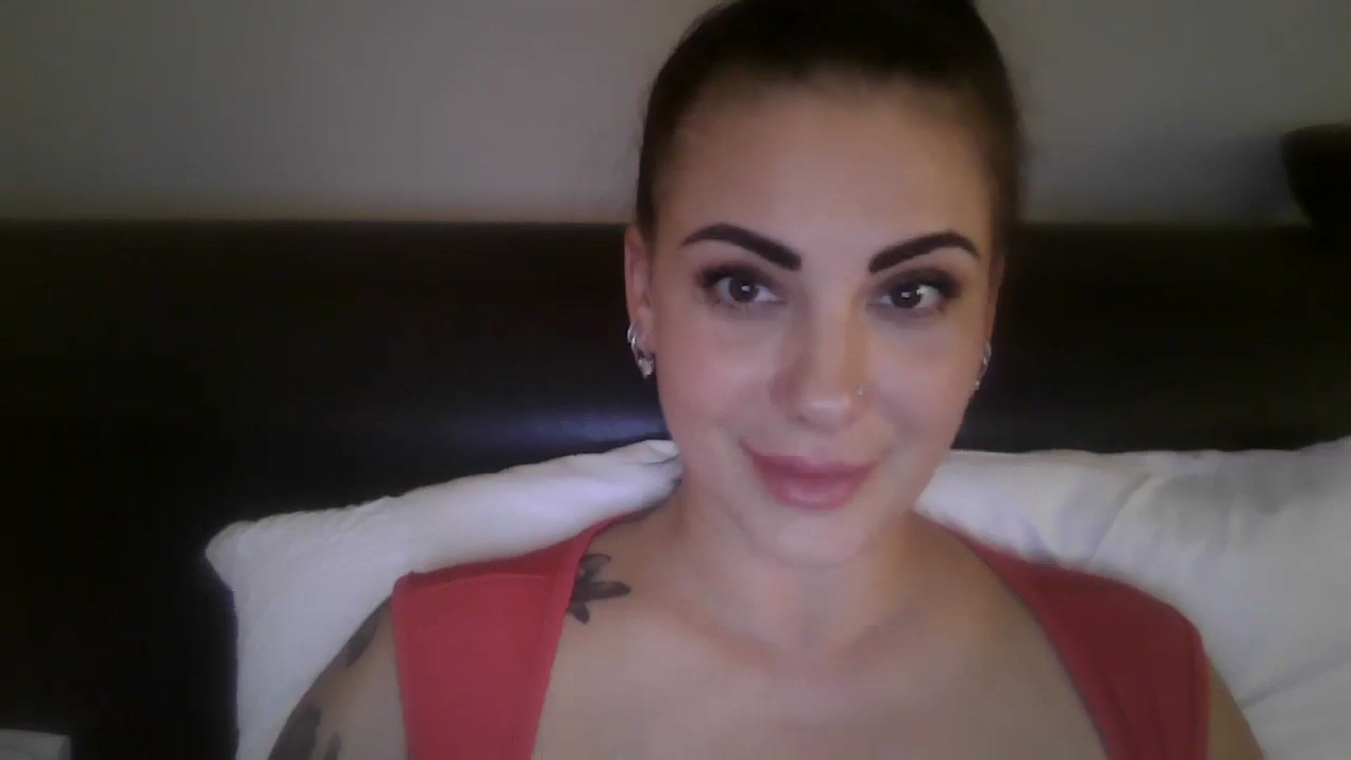 Gallery image thumbnail from FitBaby's myfreecams stream on, 10/22/2024, 12:26 image 7 of 20