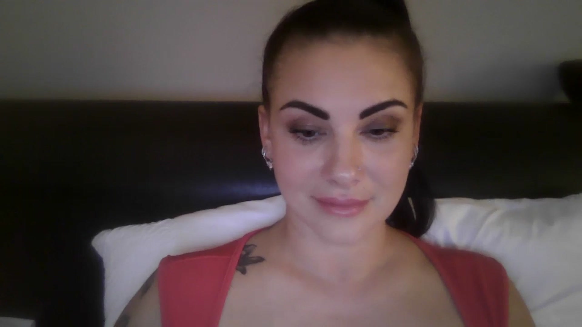 Gallery image thumbnail from FitBaby's myfreecams stream on, 10/22/2024, 12:26 image 5 of 20