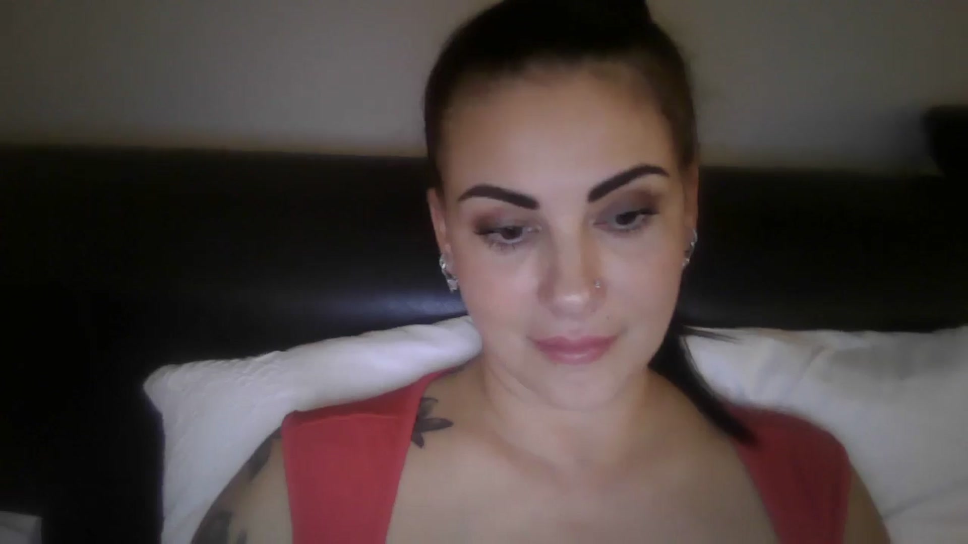 Gallery image thumbnail from FitBaby's myfreecams stream on, 10/22/2024, 12:26 image 11 of 20