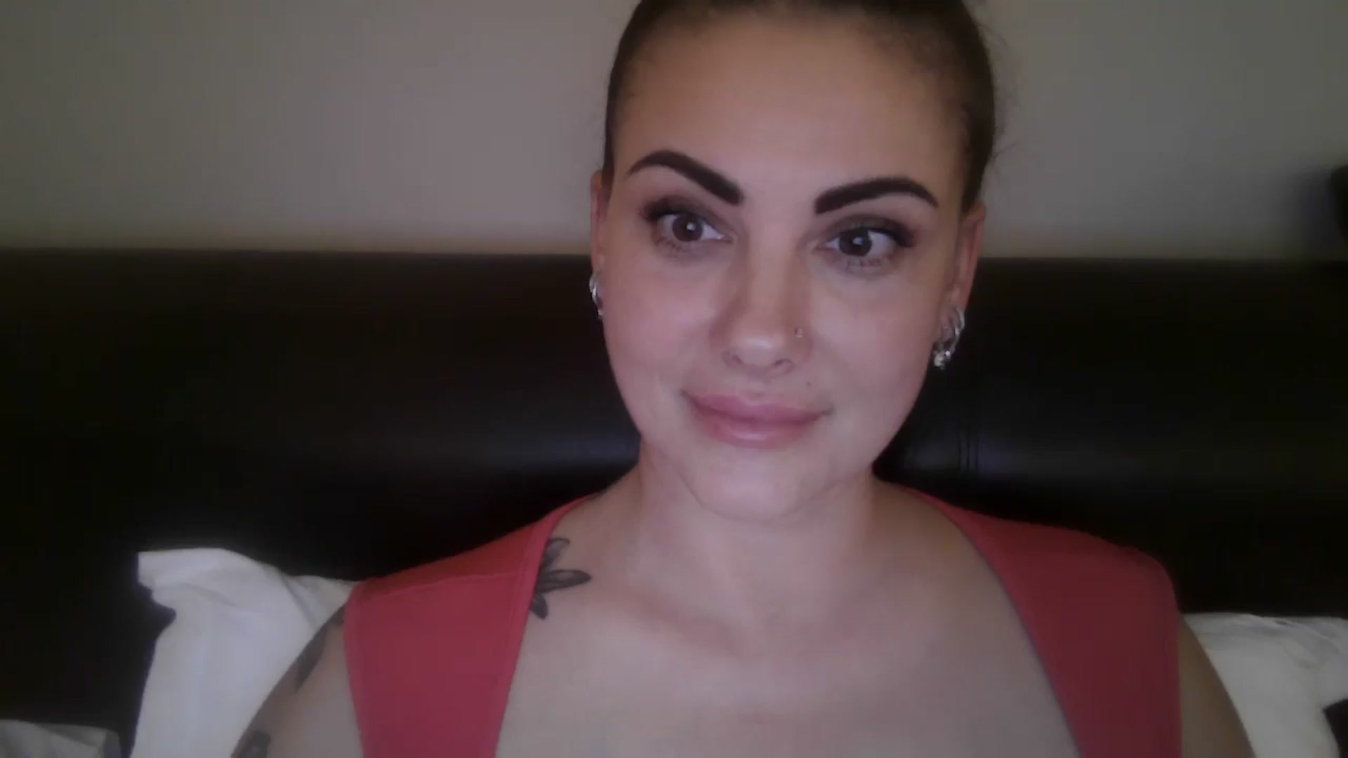 Gallery image thumbnail from FitBaby's myfreecams stream on, 10/22/2024, 13:51 image 11 of 20