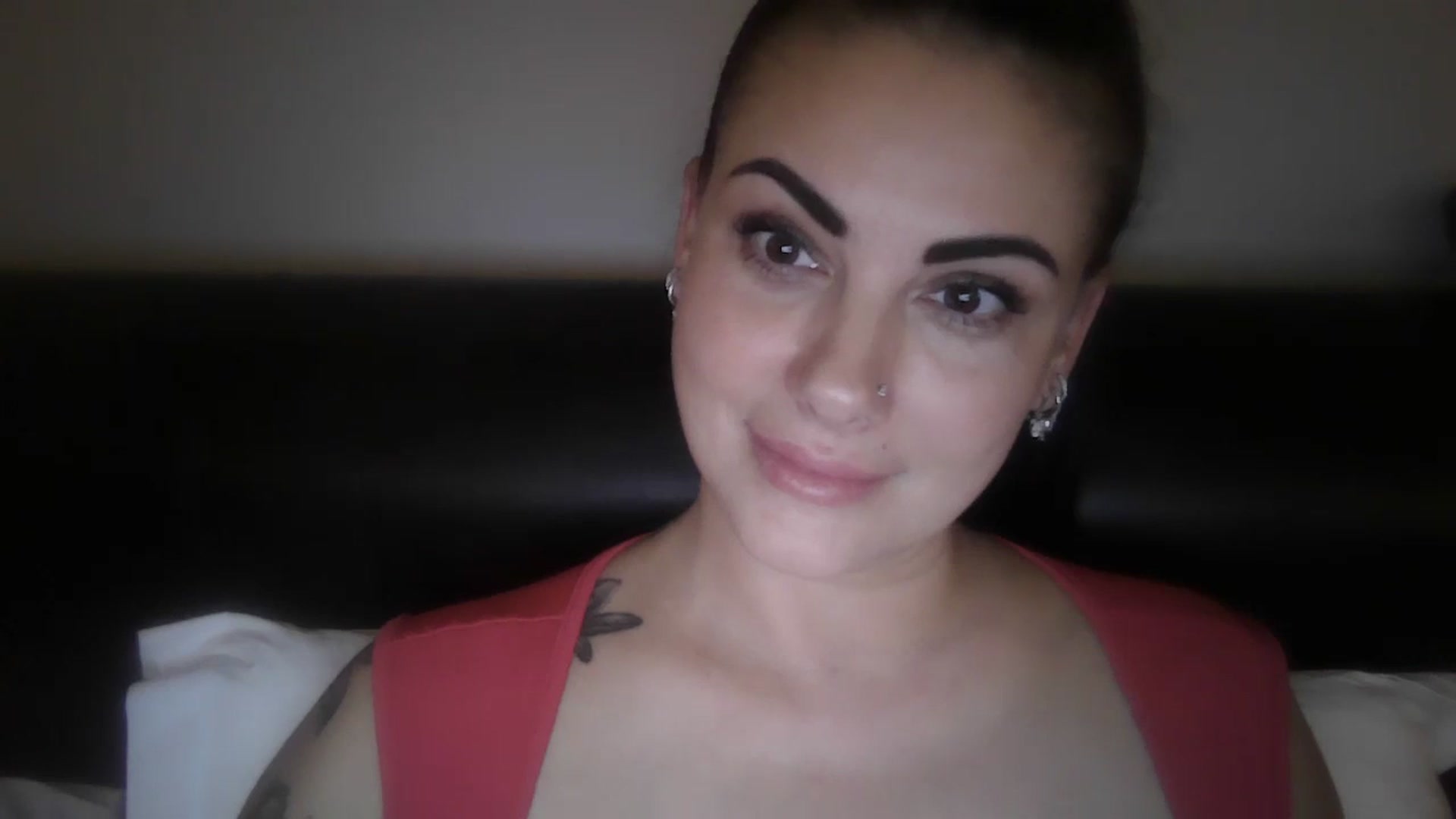 Gallery image thumbnail from FitBaby's myfreecams stream on, 10/22/2024, 13:51 image 6 of 20