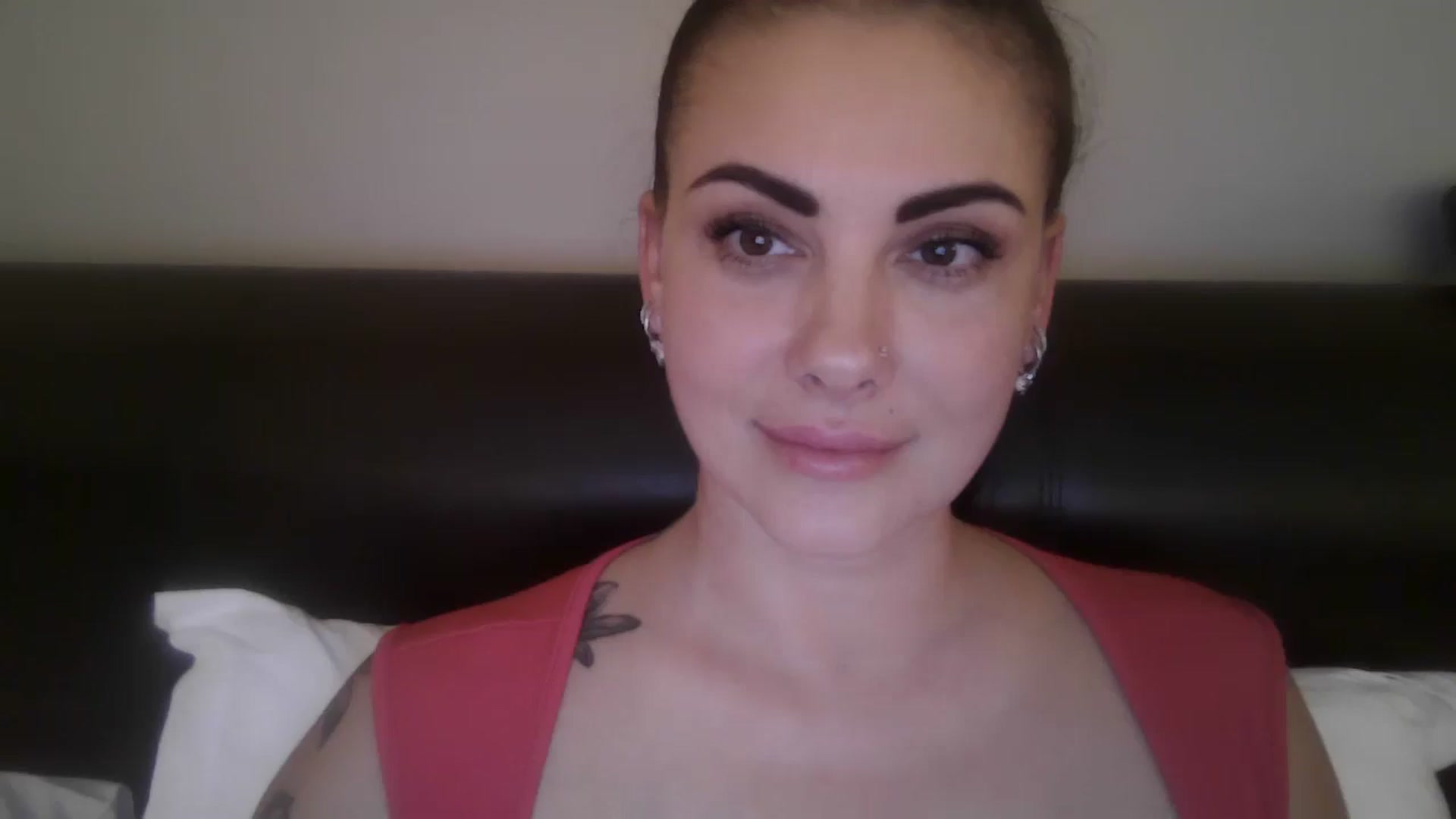 Gallery image thumbnail from FitBaby's myfreecams stream on, 10/22/2024, 13:51 image 12 of 20