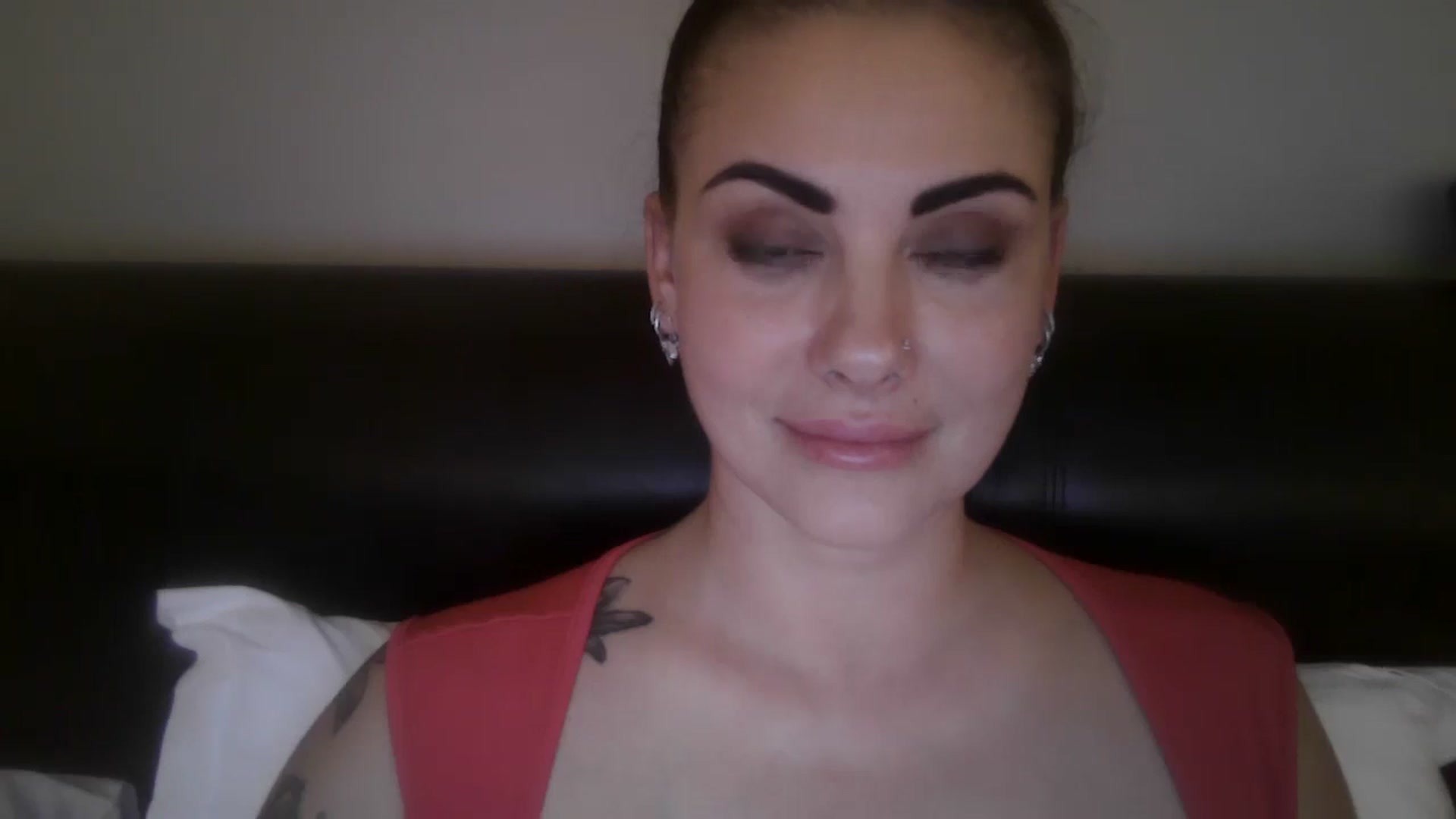 Gallery image thumbnail from FitBaby's myfreecams stream on, 10/22/2024, 13:51 image 15 of 20