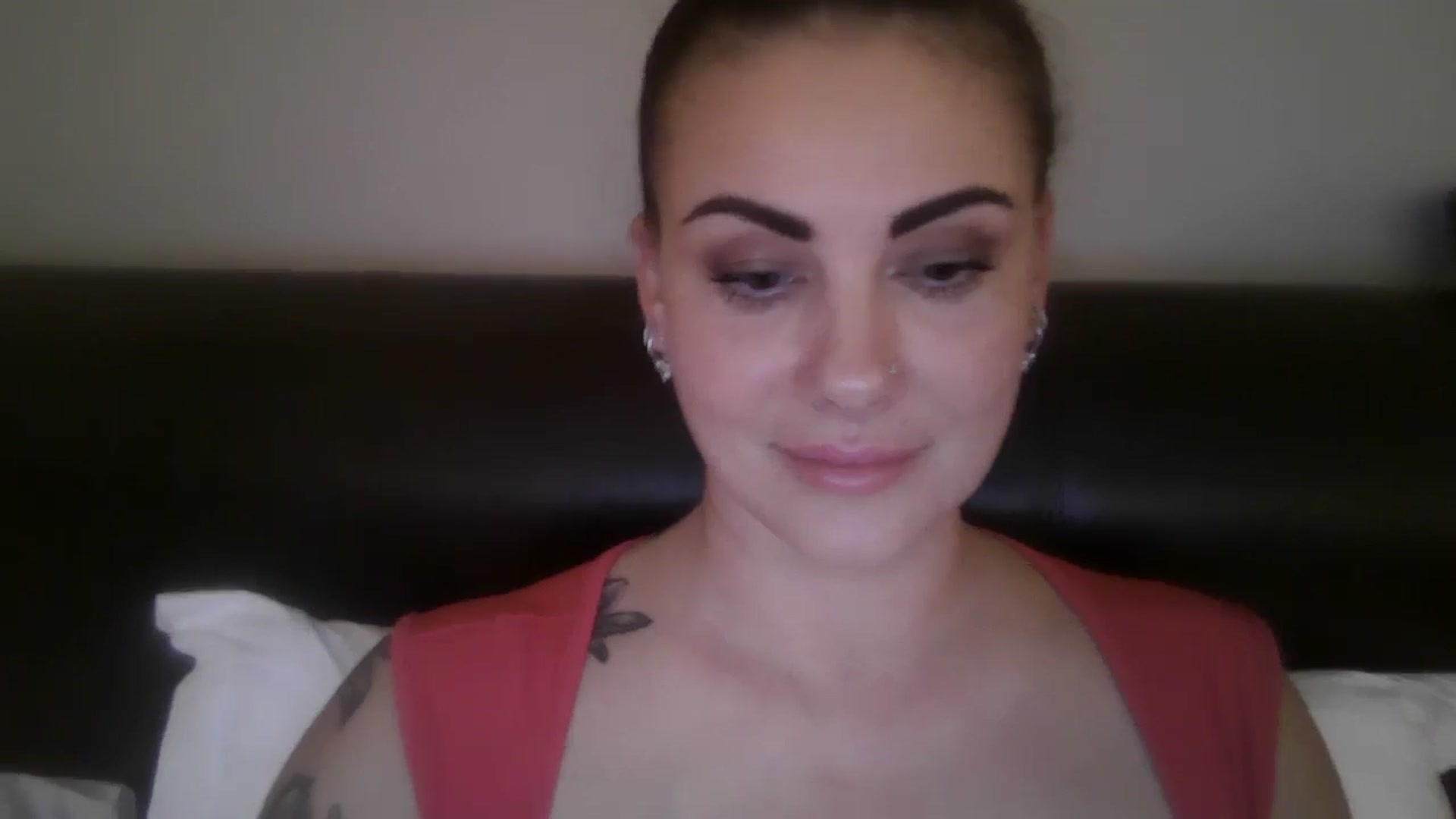 Gallery image thumbnail from FitBaby's myfreecams stream on, 10/22/2024, 13:51 image 14 of 20