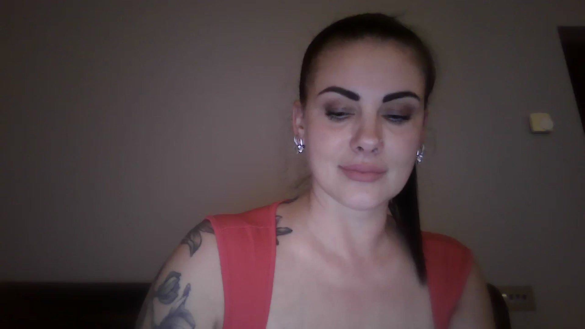 Gallery image thumbnail from FitBaby's myfreecams stream on, 10/22/2024, 14:25 image 8 of 20