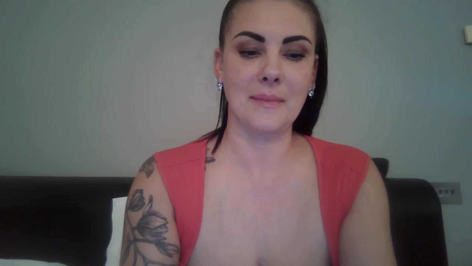 Gallery image thumbnail from FitBaby's myfreecams stream on, 10/22/2024, 14:25 image 1 of 20