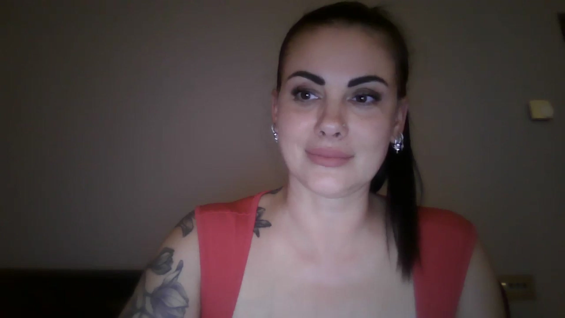 Gallery image thumbnail from FitBaby's myfreecams stream on, 10/22/2024, 14:25 image 12 of 20