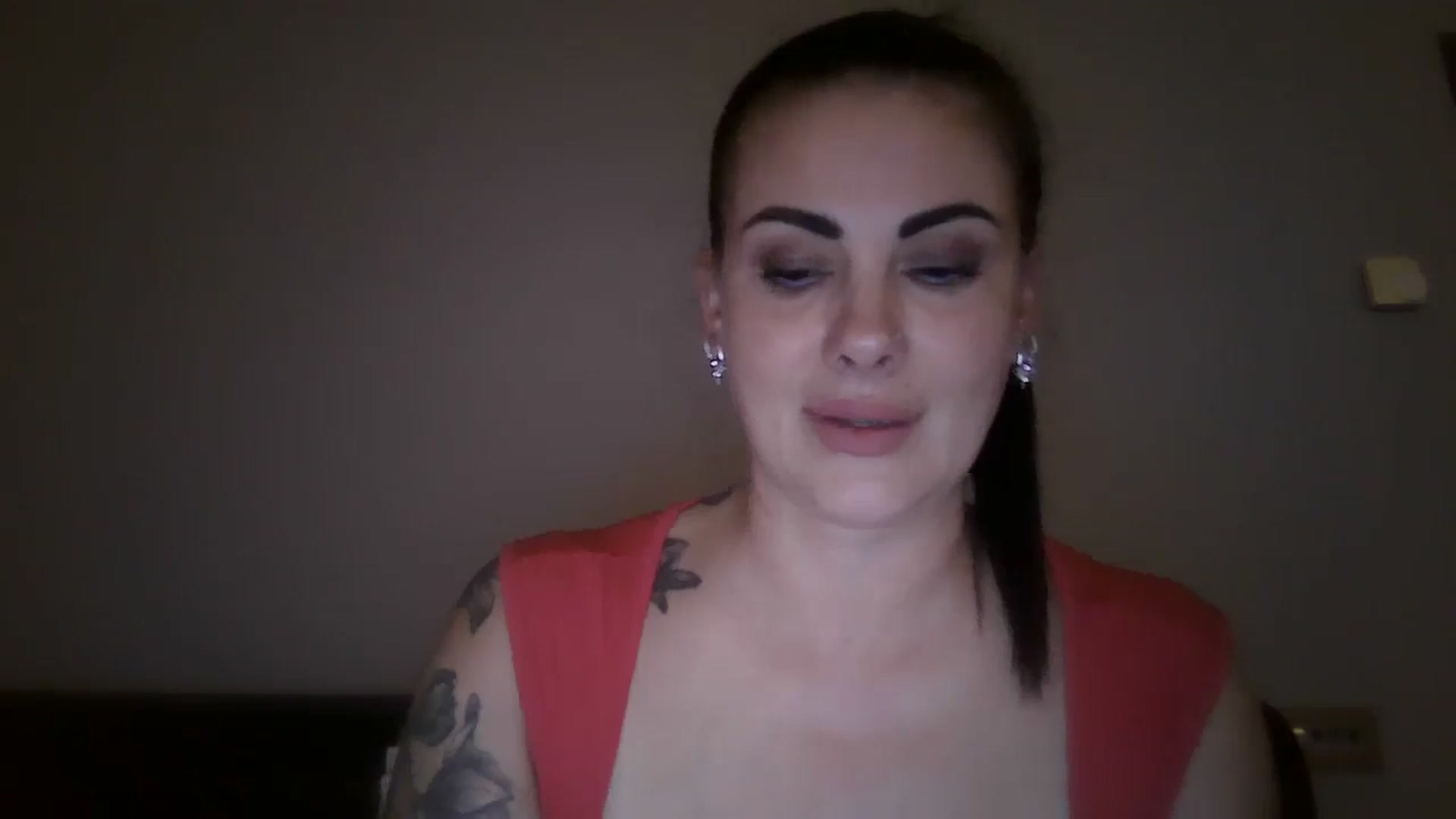 Gallery image thumbnail from FitBaby's myfreecams stream on, 10/22/2024, 14:25 image 10 of 20