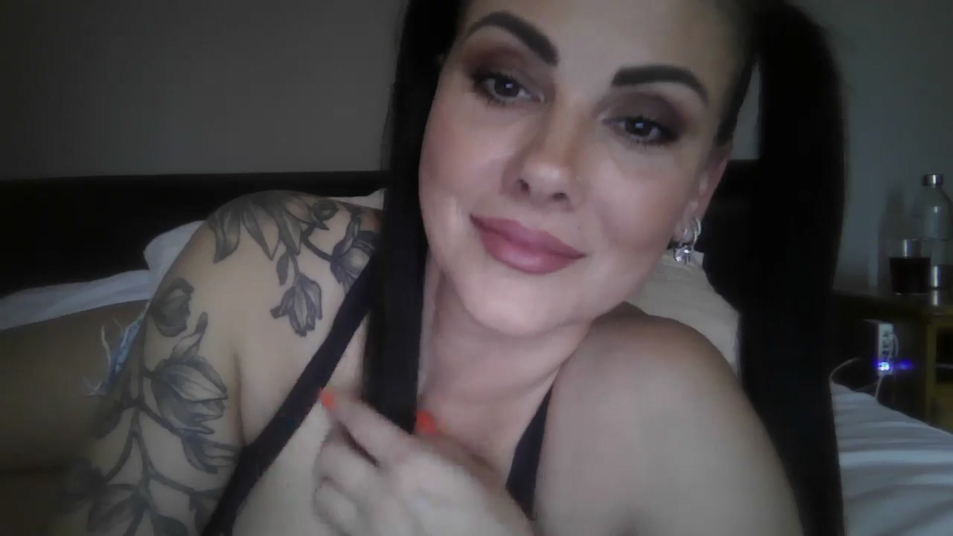 Gallery image thumbnail from FitBaby's myfreecams stream on, 10/25/2024, 13:35 image 18 of 20
