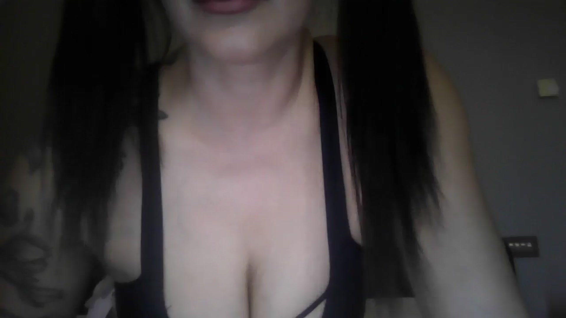 Gallery image thumbnail from FitBaby's myfreecams stream on, 10/25/2024, 13:35 image 9 of 20