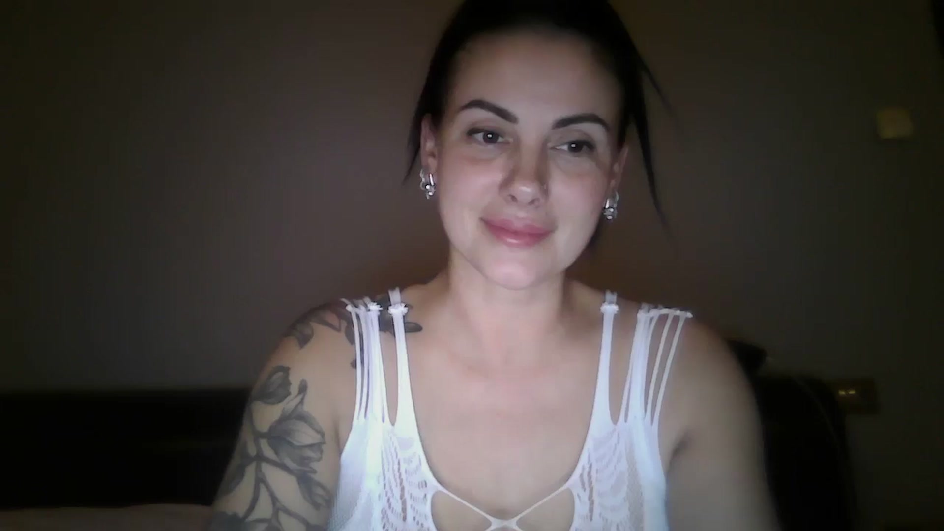 Gallery image thumbnail from FitBaby's myfreecams stream on, 11/15/2024, 17:48 image 14 of 20