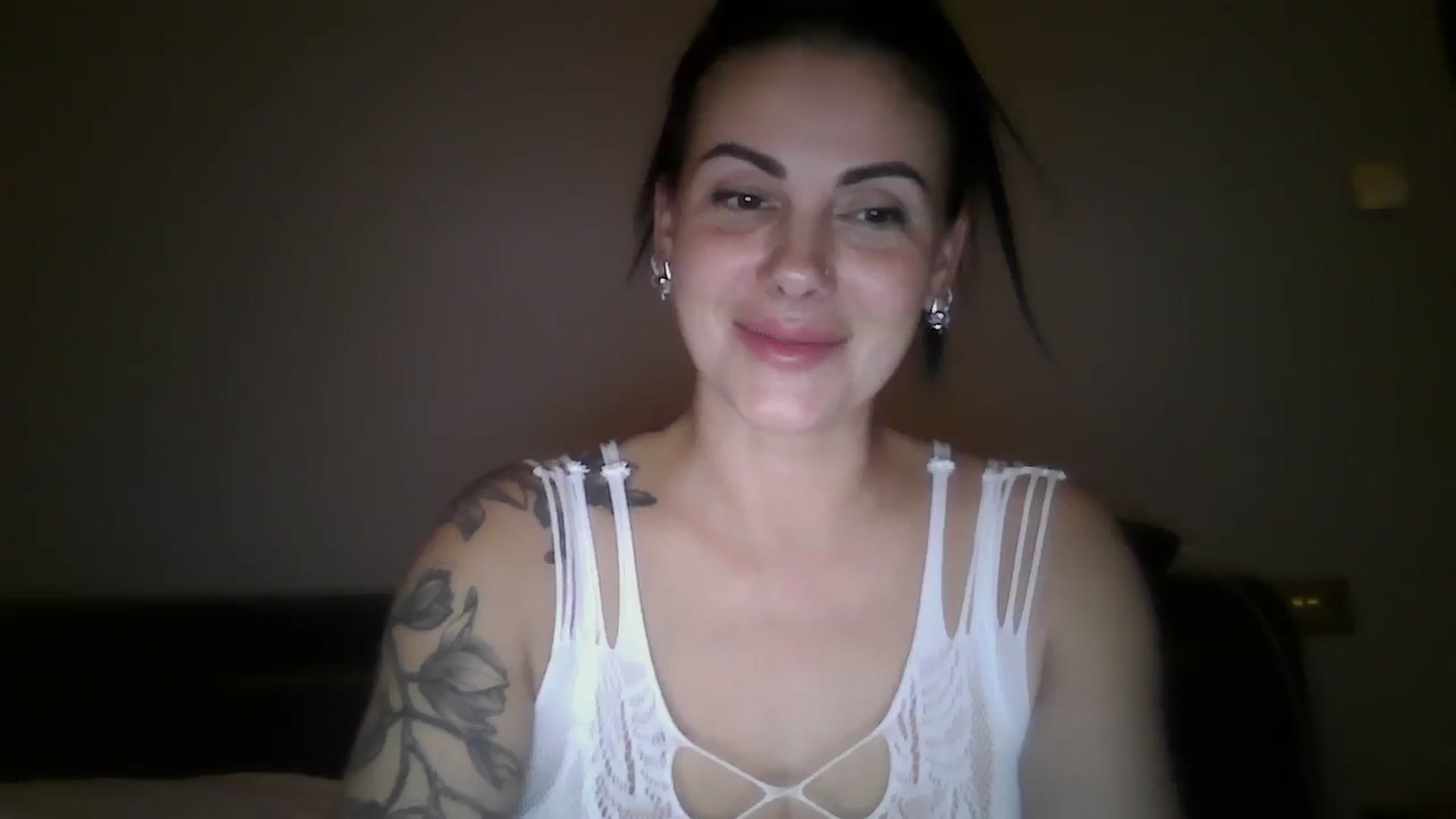 Gallery image thumbnail from FitBaby's myfreecams stream on, 11/15/2024, 17:48 image 17 of 20