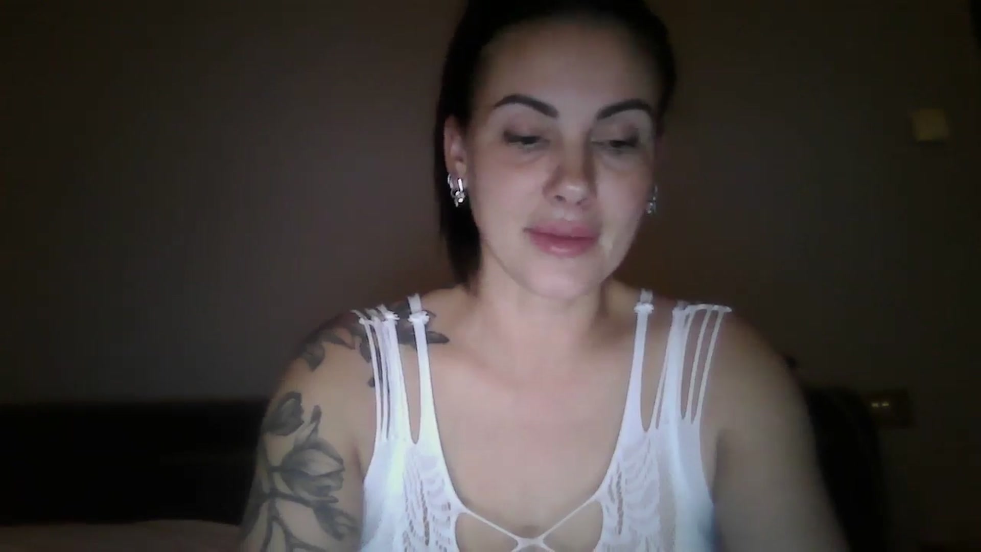 Gallery image thumbnail from FitBaby's myfreecams stream on, 11/15/2024, 17:48 image 10 of 20