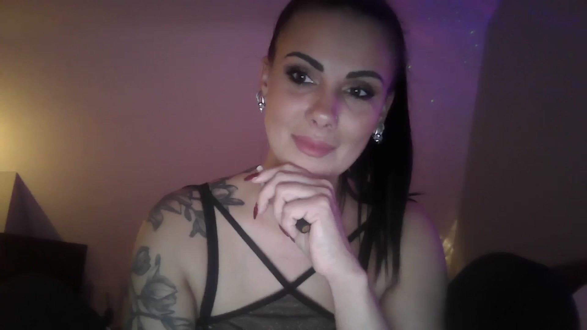 Gallery image thumbnail from FitBaby's myfreecams stream on, 11/18/2024, 13:34 image 12 of 20