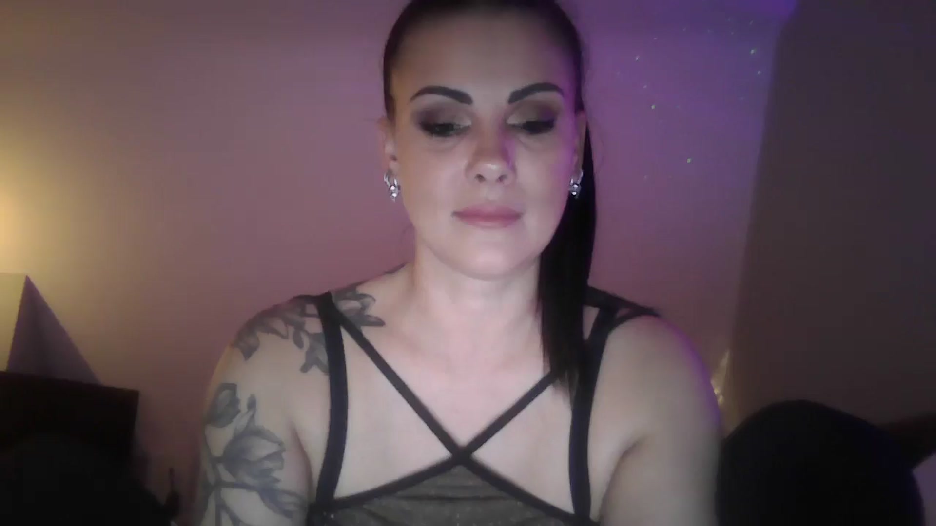 Gallery image thumbnail from FitBaby's myfreecams stream on, 11/18/2024, 13:34 image 11 of 20