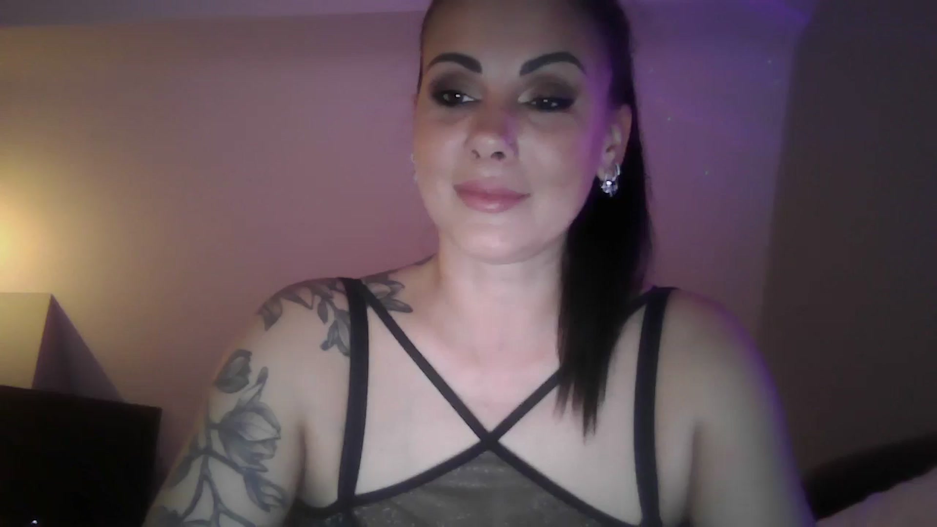 Gallery image thumbnail from FitBaby's myfreecams stream on, 11/18/2024, 14:40 image 1 of 20